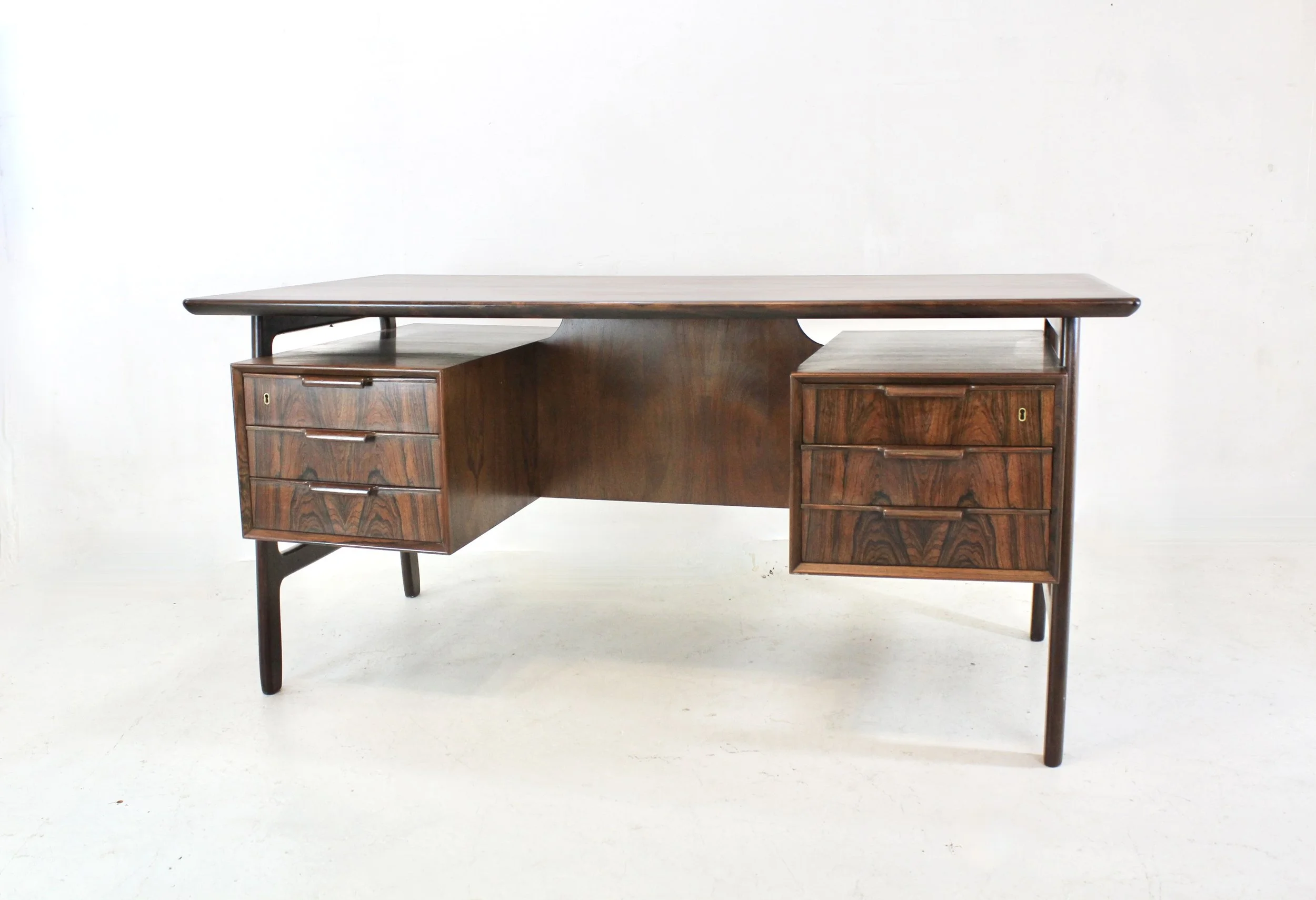 Gunni Omann model 75  desk