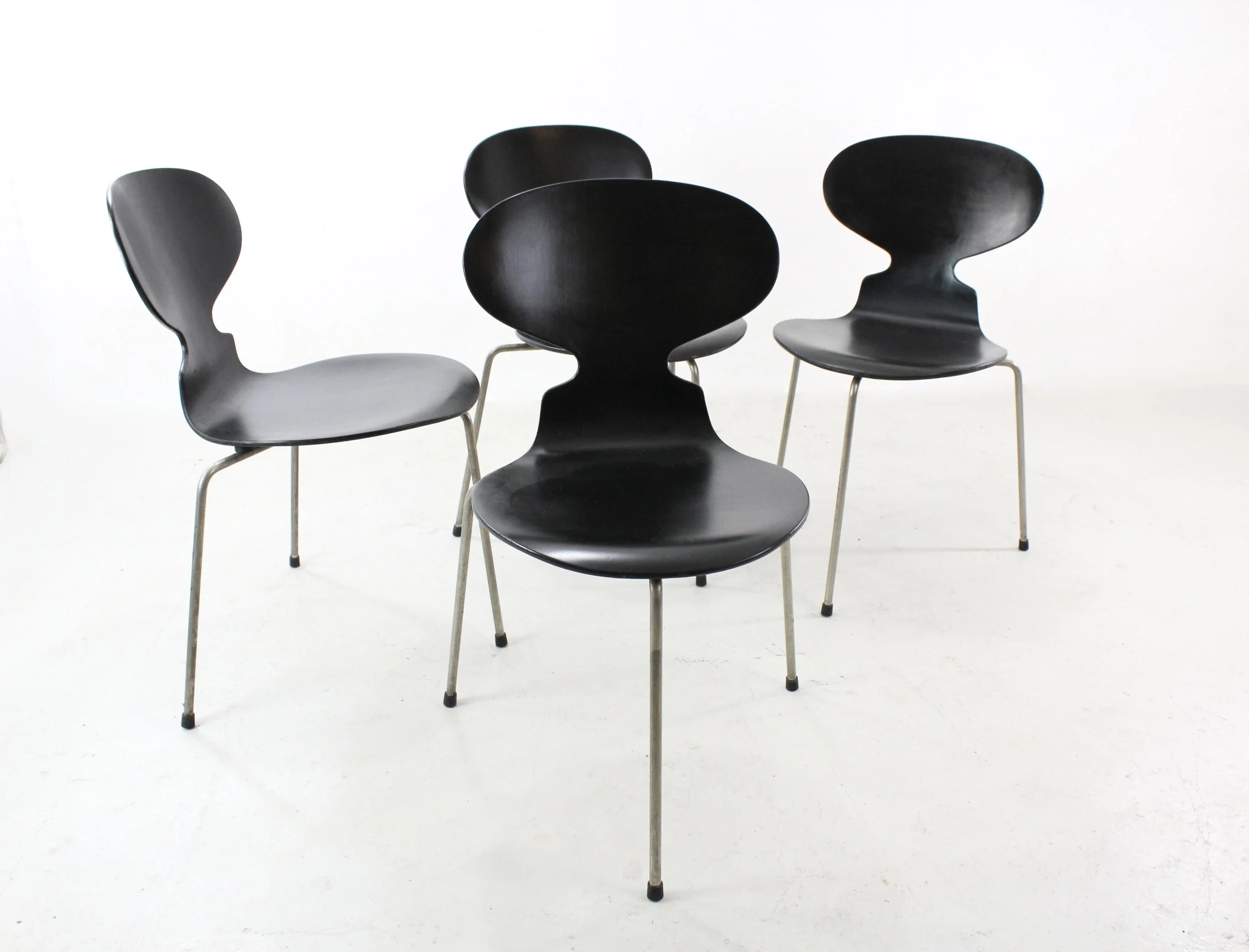 Arne Jacobsen  3100 chairs