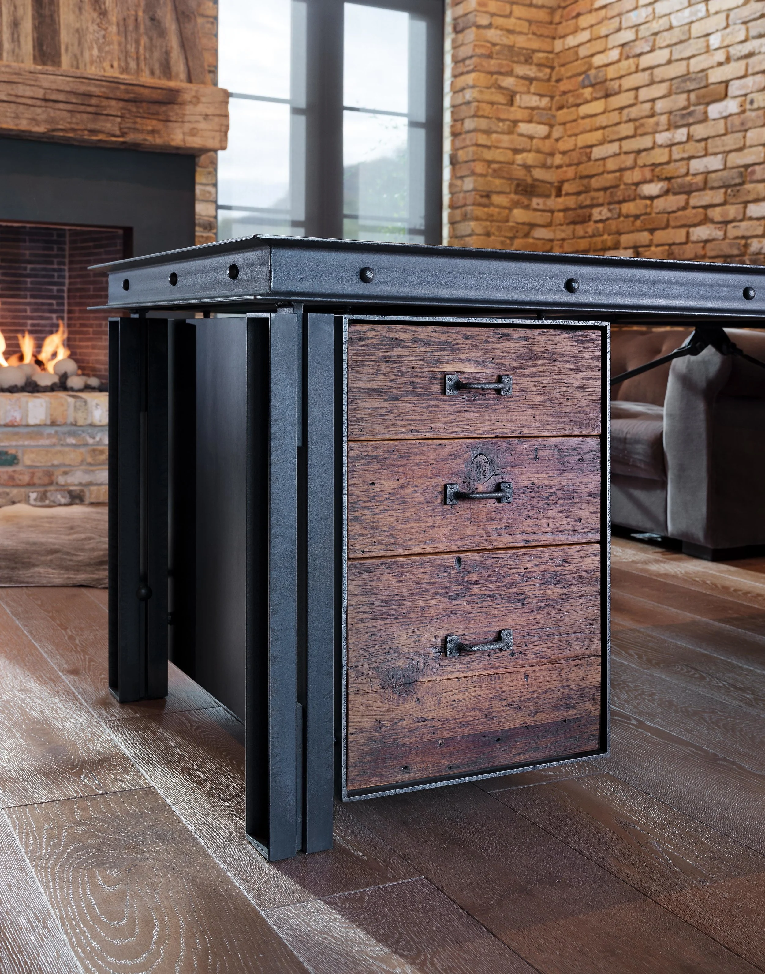 Pinkus Desk