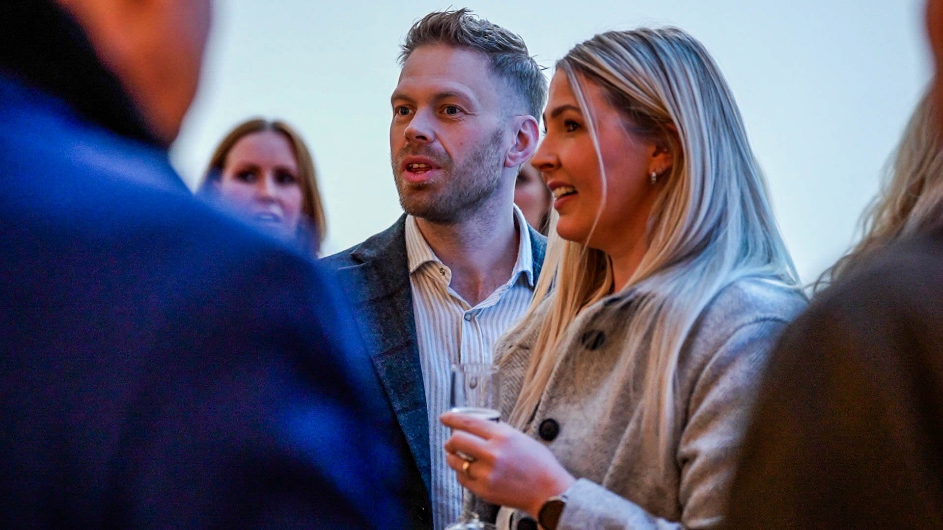 Klipp wide.00_01_23_15.Still010.jpg