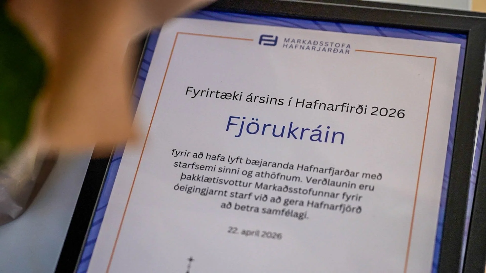 Klipp wide.00_01_36_28.Still013.jpg