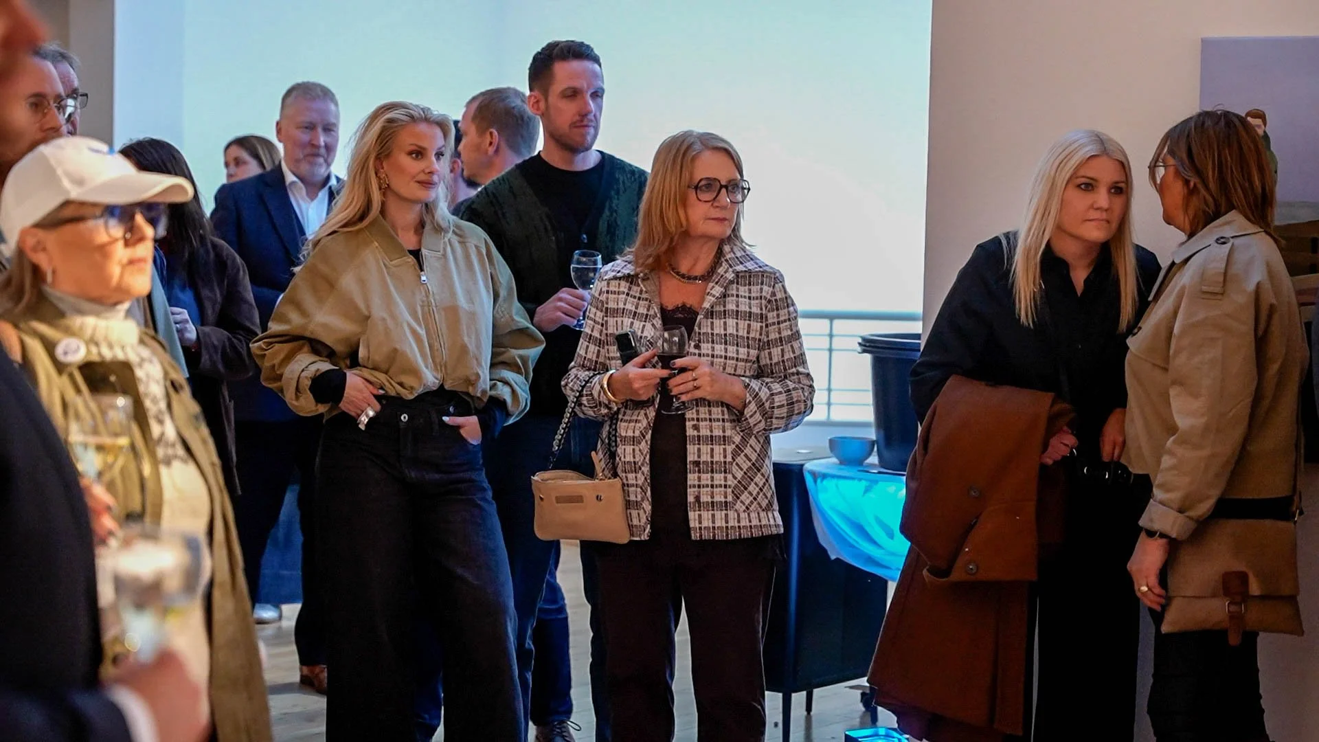 Klipp wide.00_02_02_33.Still018.jpg