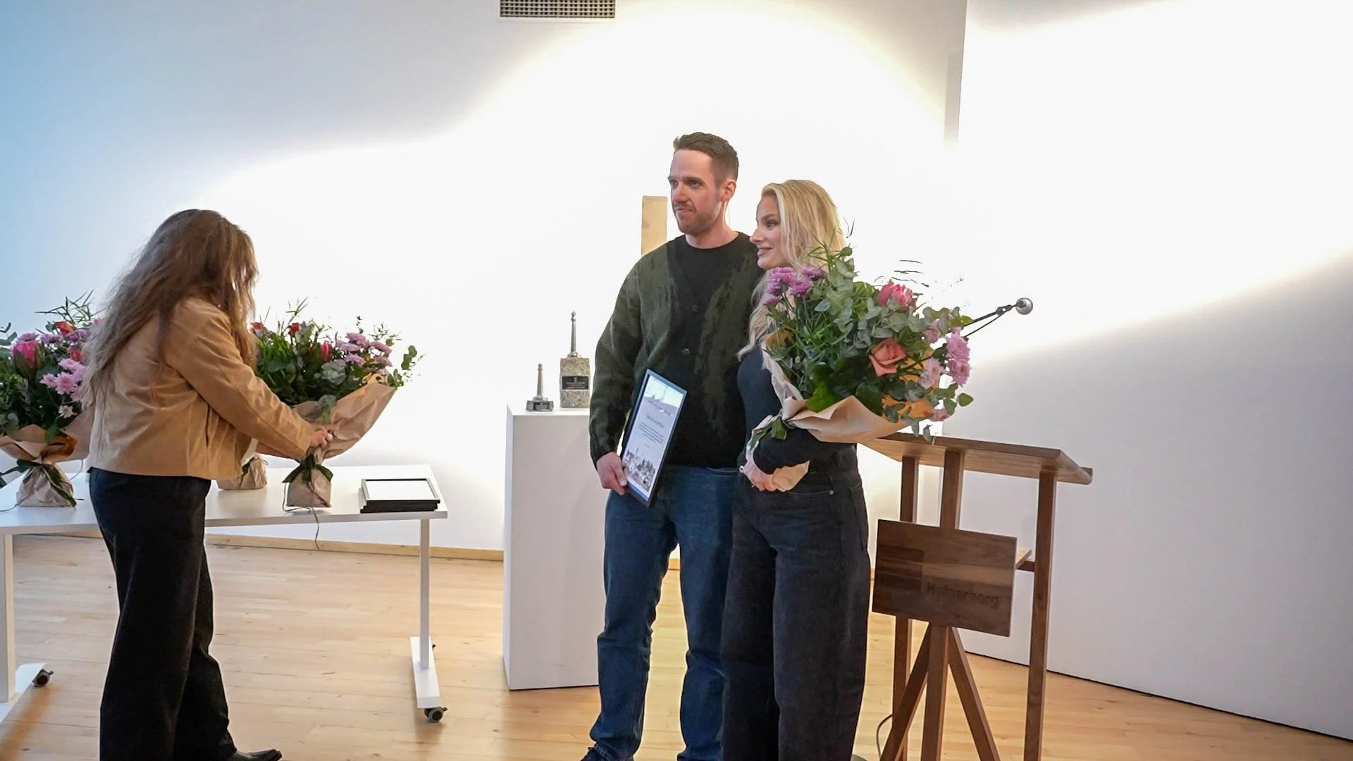 Klipp wide.00_03_16_34.Still023.jpg