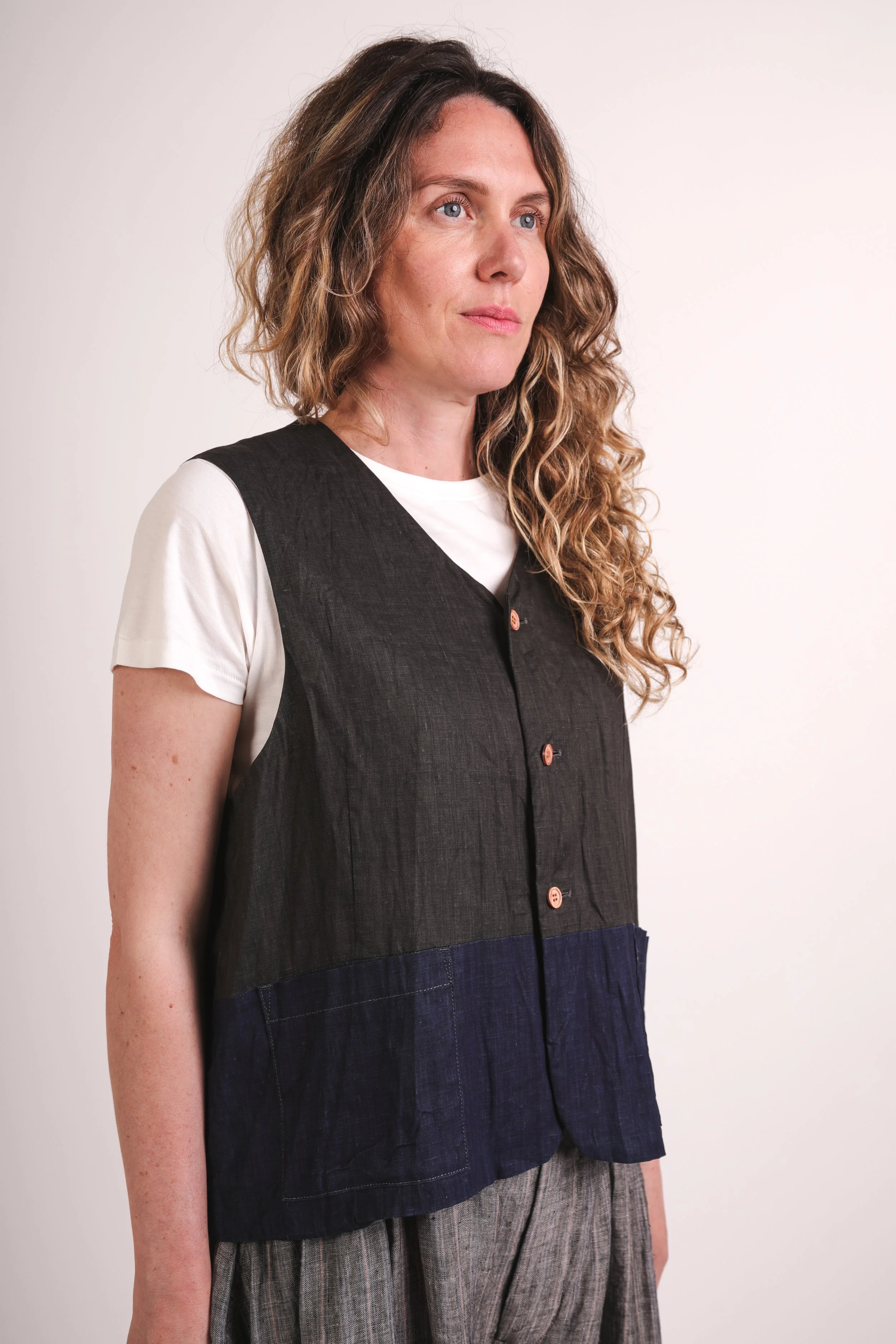 Vlas Blomme Indigo/SUMI Coating Linen Bicolor Vest