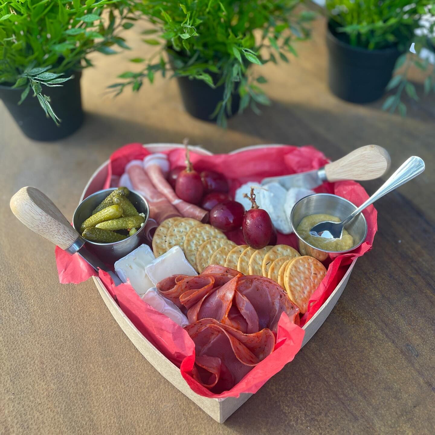Try our limited-time-only Heart Charcuterie, board Valentine&rsquo;s Day only❣️

🥂Pair with a bottle of Ros&eacute; or Prosecco for 
$37.&deg;&deg; 

#shadrachsfieryfurnace #pizza #personalpies #madetoorder #custom #brickoven #familyowned #local #gi