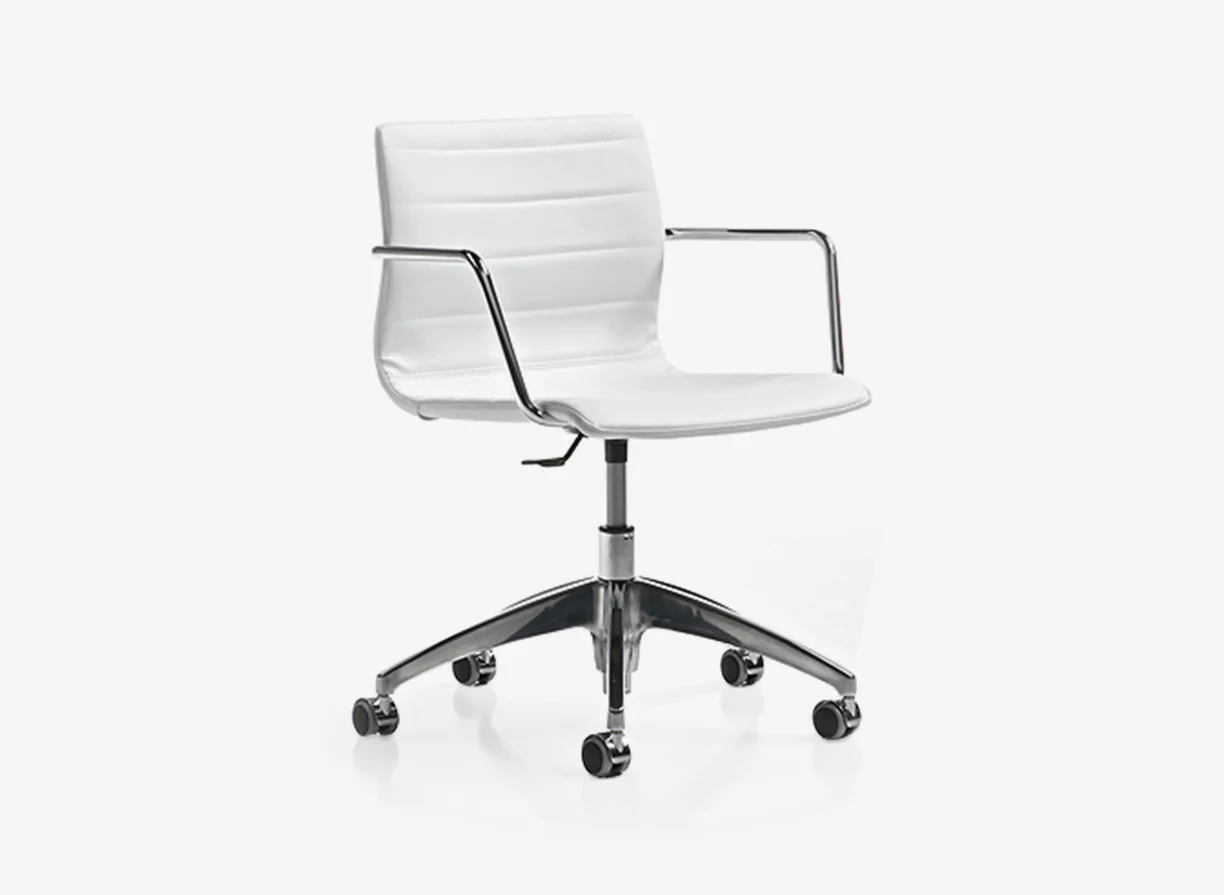 Miss-armchair-on-castors-SF1D.jpg