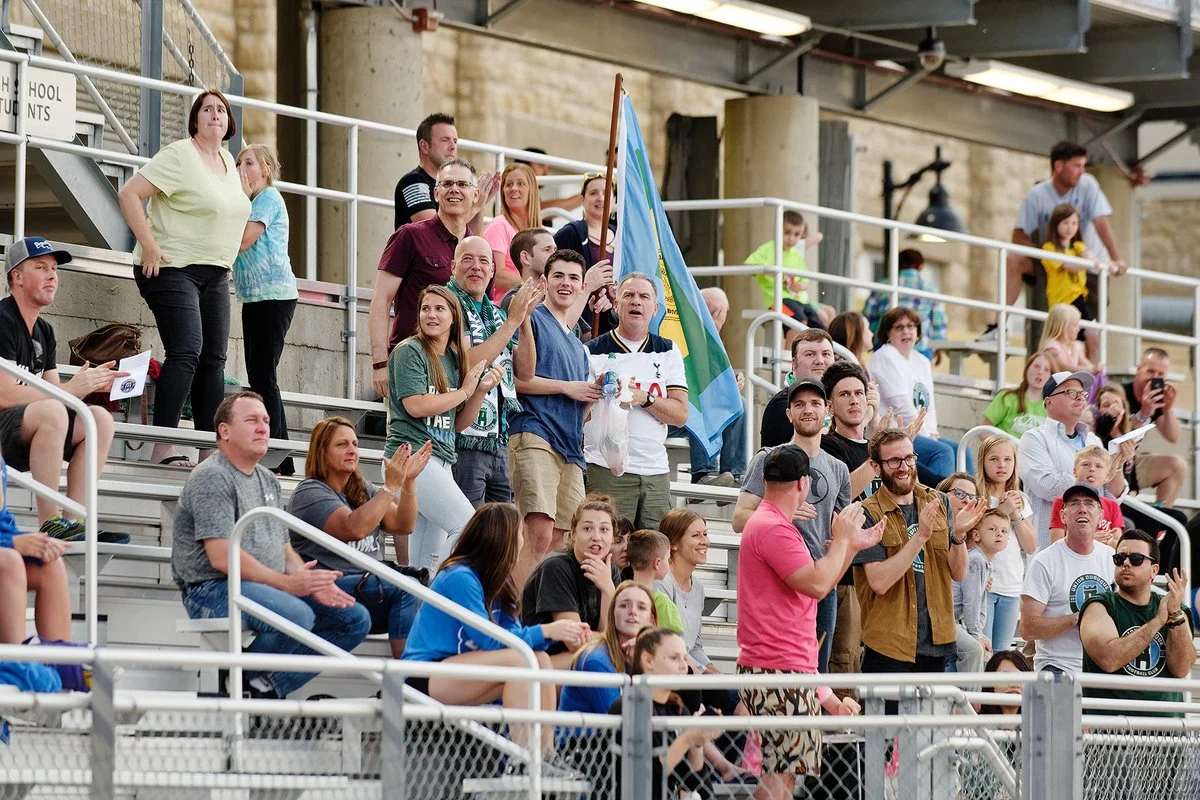 Crowd1.jpg