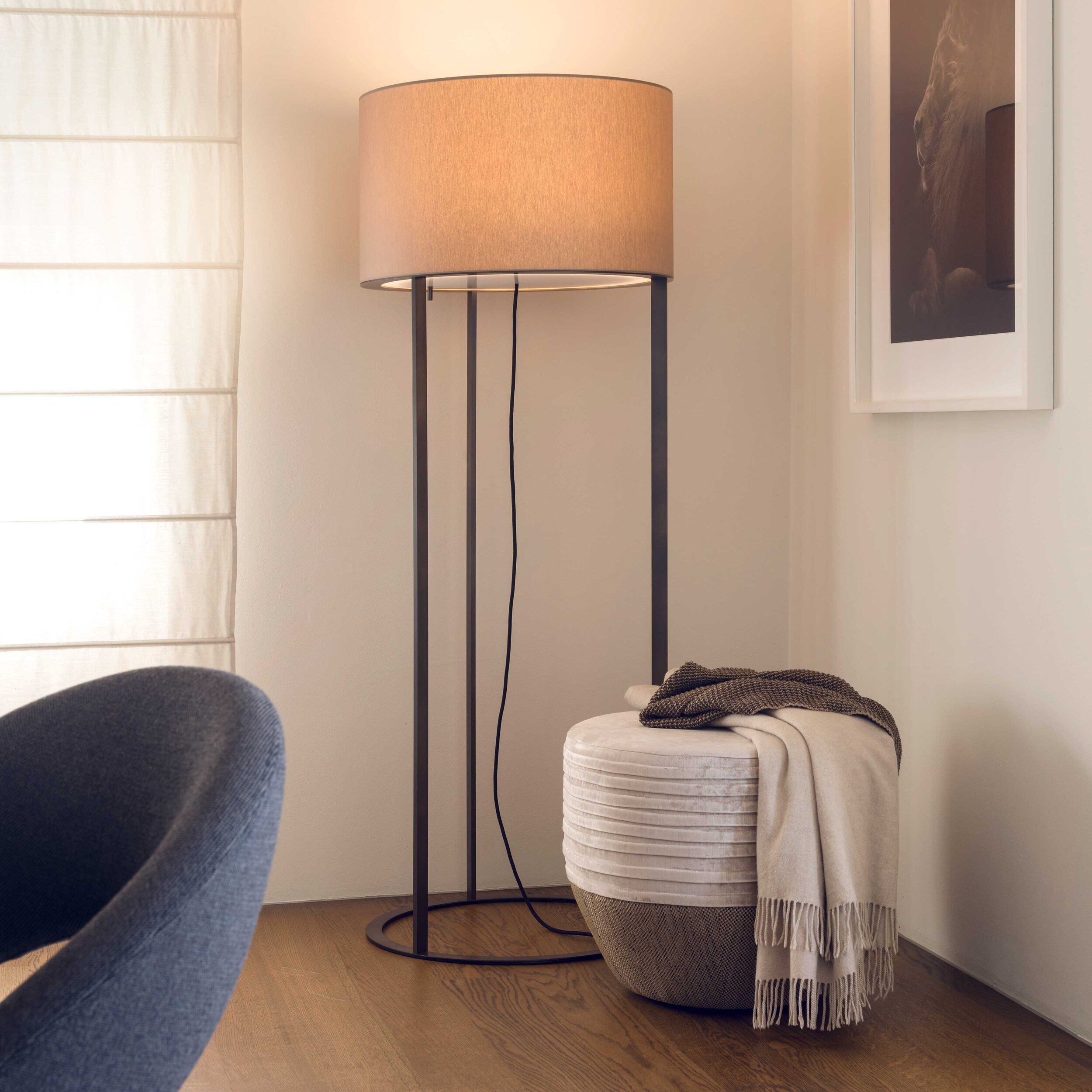 LOE_floor-lamp-by-Iria-Degen-Baulmann-Leuchten_02.jpg