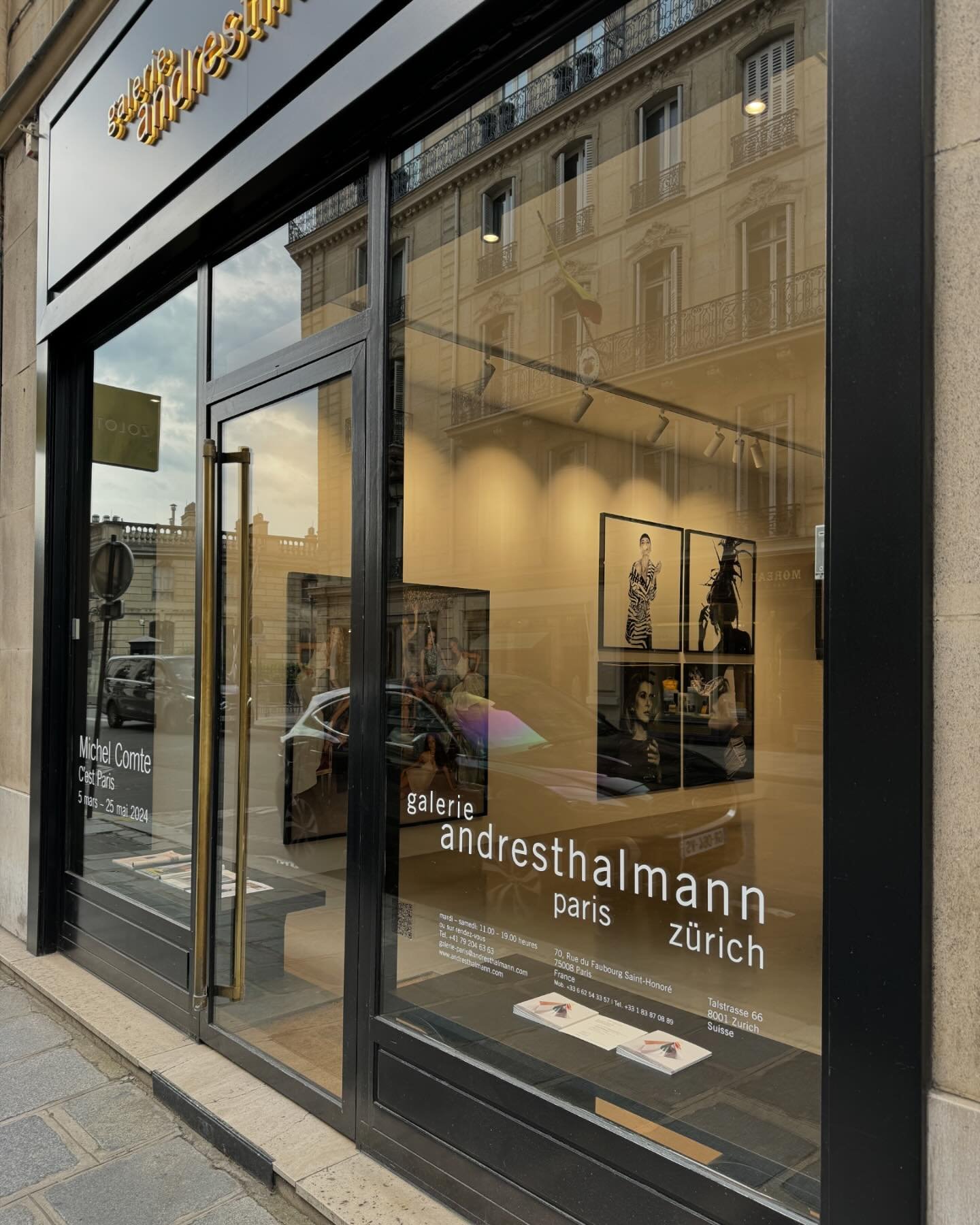 We are so proud that 2 of the ION benches from our ID Collection made it all the way to Paris @galerieandresthalmann 70, rue du Fbg. Saint Honor&eacute; - 75008 Paris// Exhibition Michel Comte Photography : C&lsquo;est Paris ! until 25th of May #IDCo