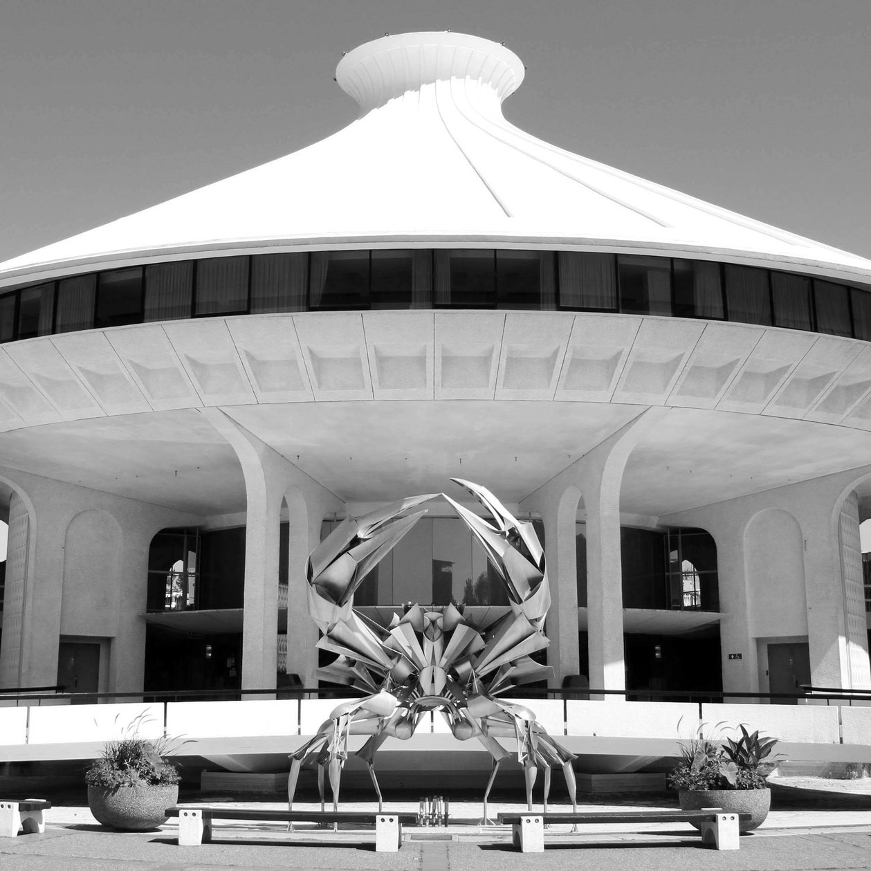 MOV+exterior+-+smaller+cropped.jpg