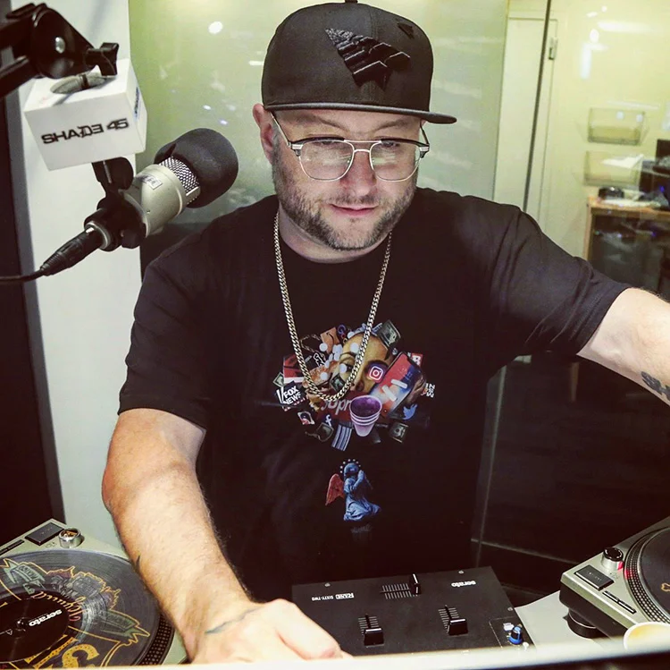 STATIK WEARING DOM DIRTEE WORSHIP TEE ON SHADE45/SHOWOFF RADIO