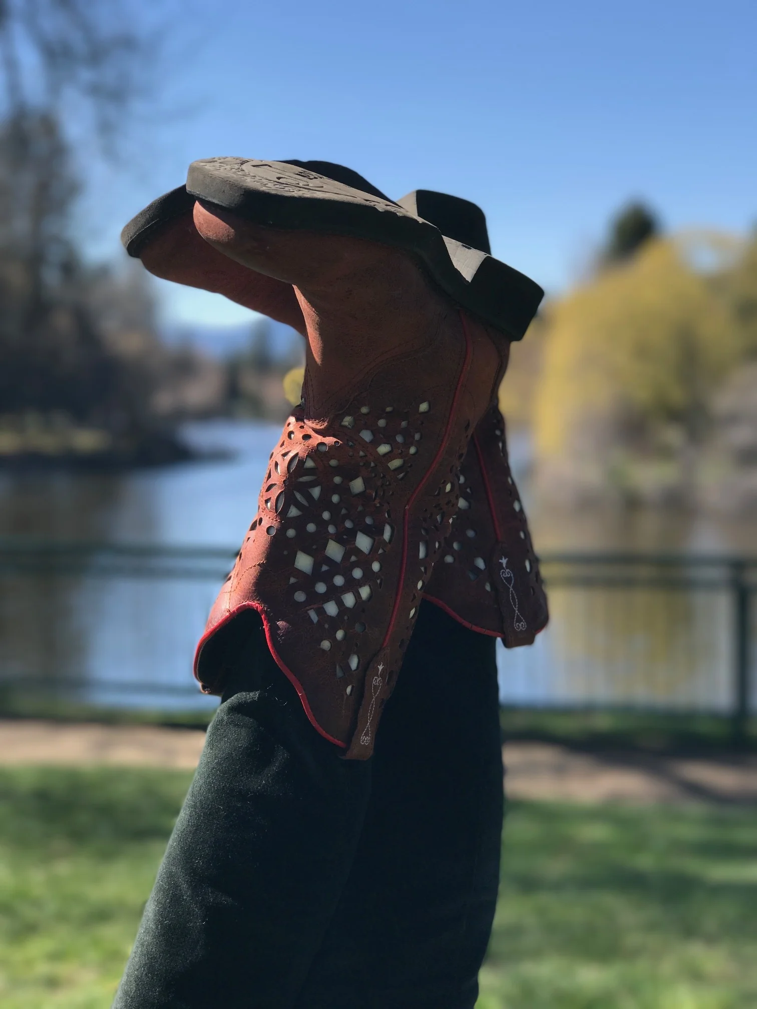 simplicity is moving to the right side of our brains!