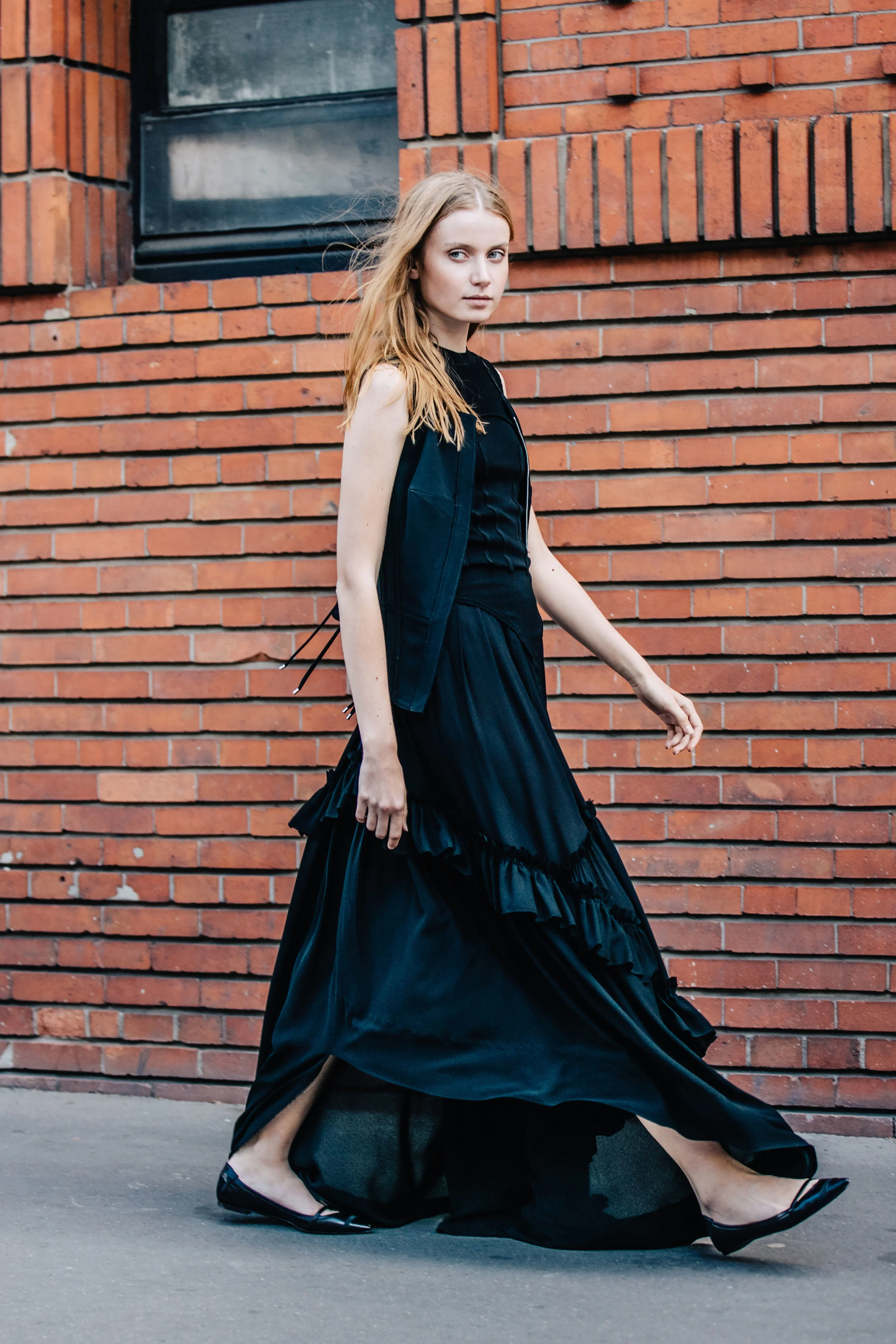 Look_10_Victor Alfaro_SS17_by_Sandra Semburg.jpg