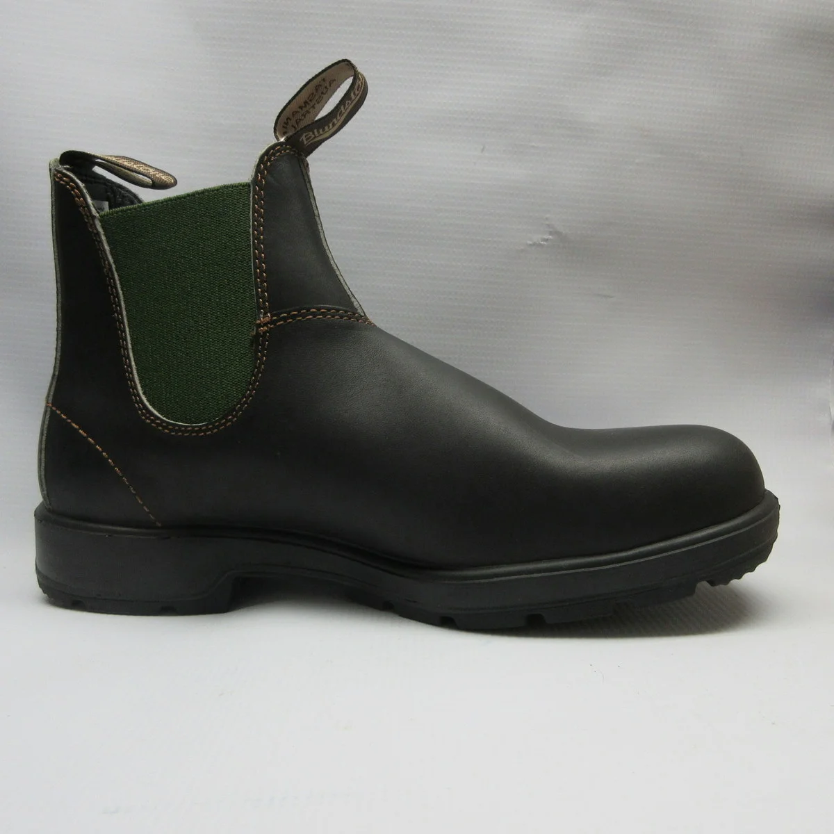 Blundstone Boots 519 Olive Elastic in Black