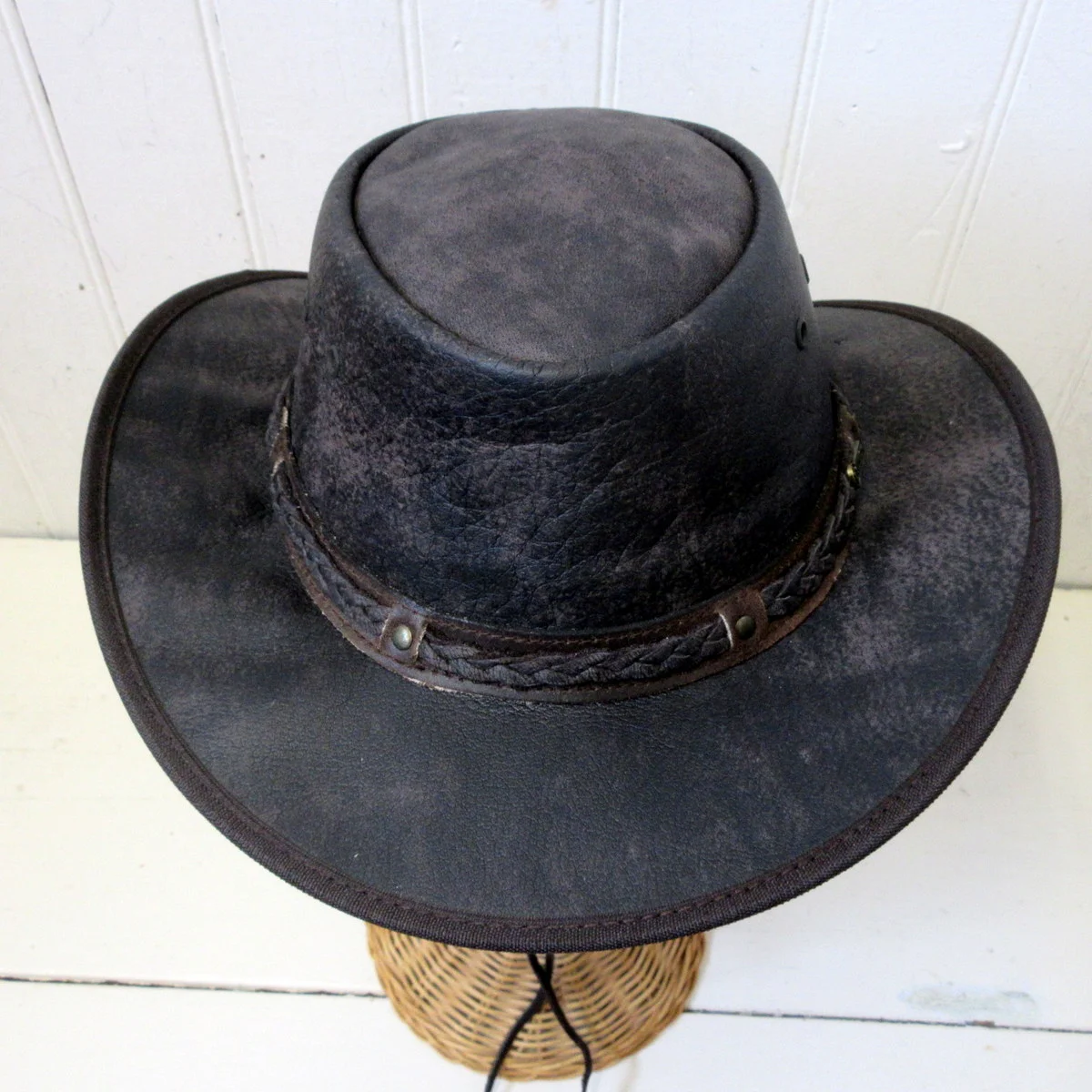 outback-hat-leather-iron-bark-chocolate-top.JPG