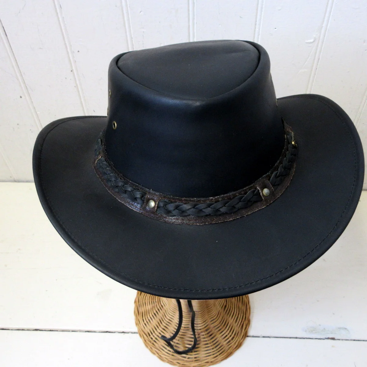 outback-hat-leather-wagga-wagga-black-top.JPG