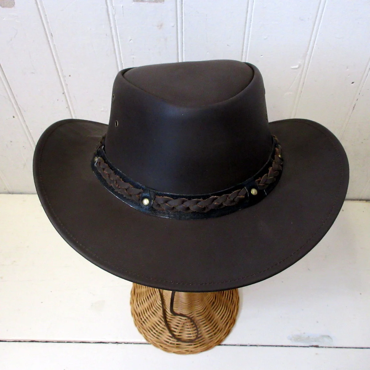 outback-hat-leather-wagga-wagga-chocolate-top.JPG