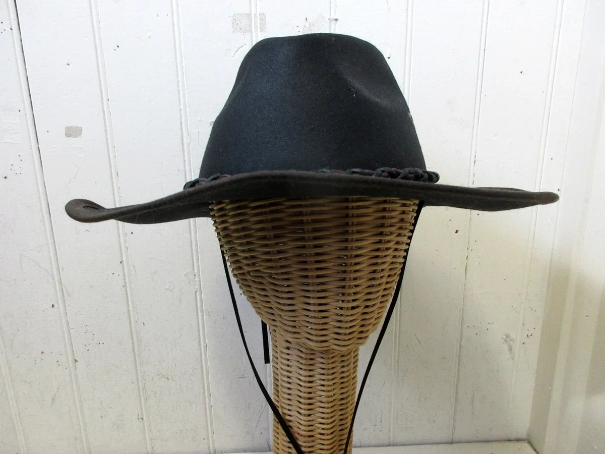 outback-hat-oilskin-bootlegger-black.JPG