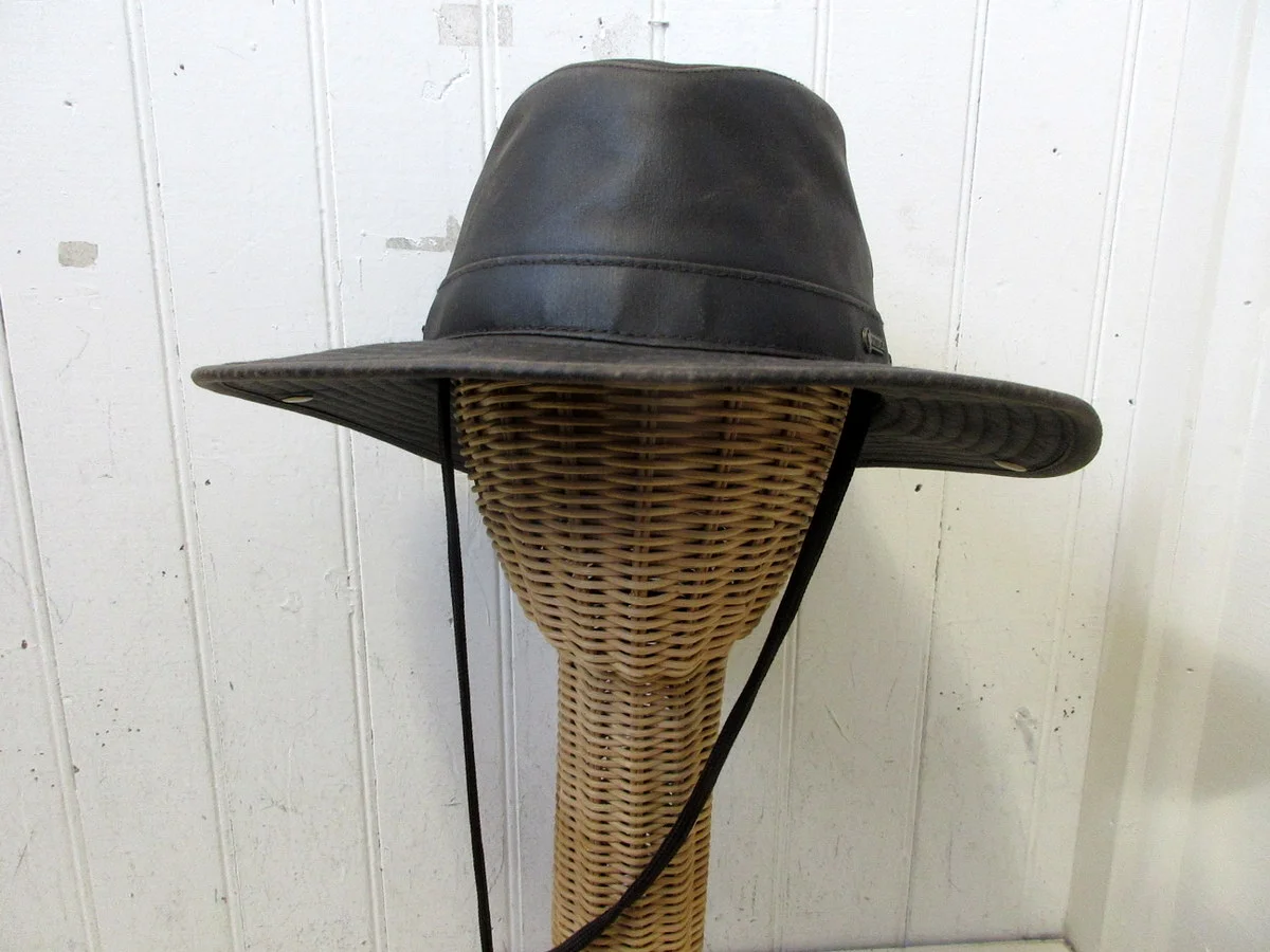 outback-hat-oilskin-holly-hill-brown.JPG