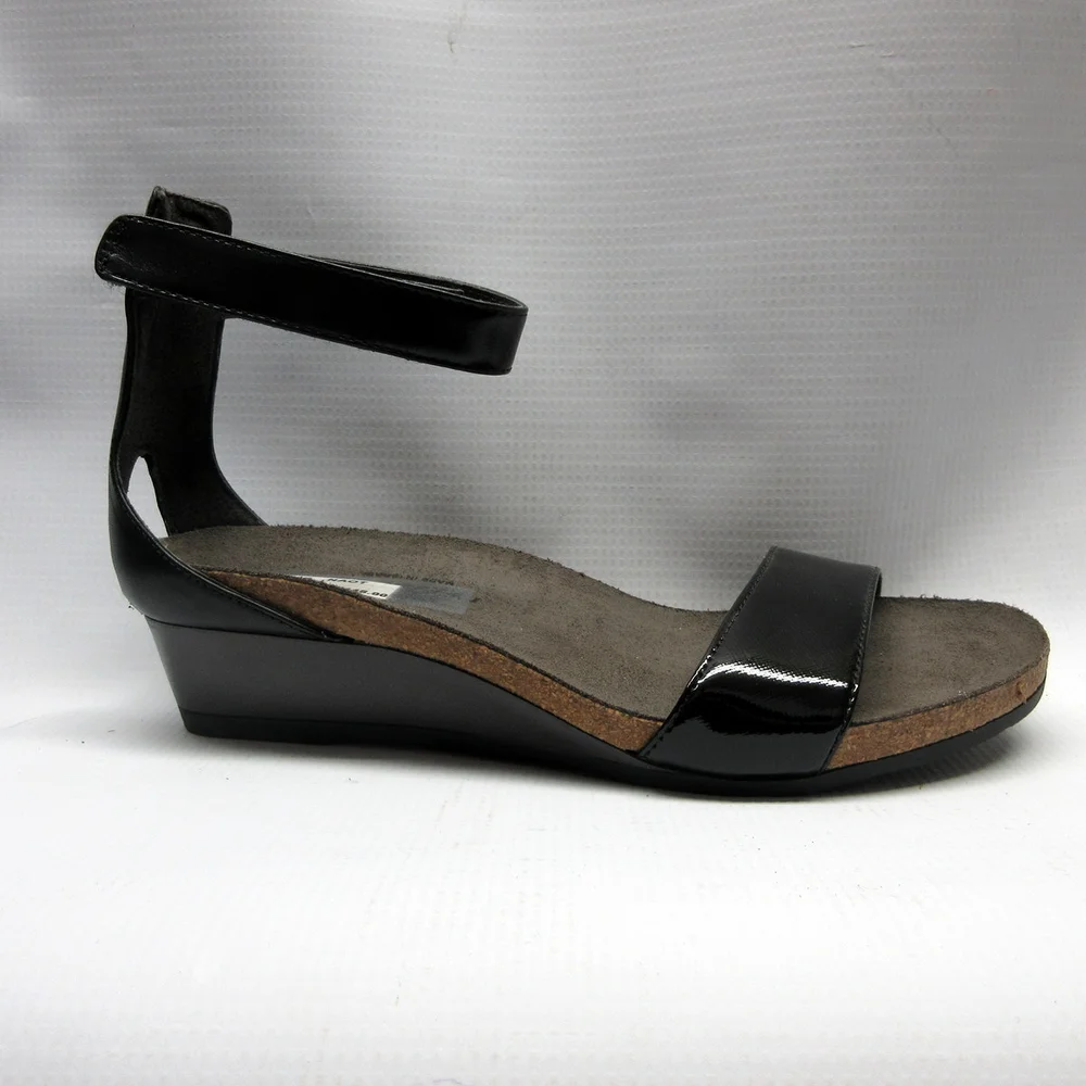 Naot Sandals Women Pixie in Black — Cabaline