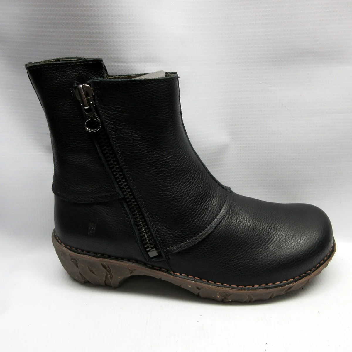 El Naturalista Boots Women NE28 Iggdrasil in Black — Cabaline