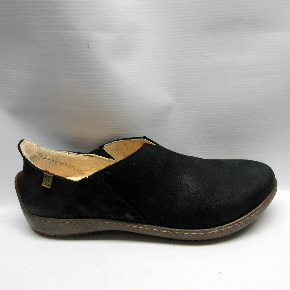 Naturalista Shoes Women in Black — Cabaline
