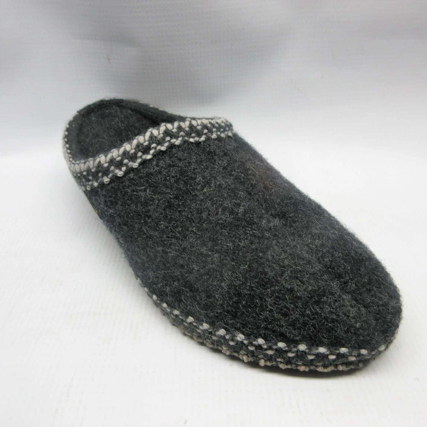 Haflinger Slippers Men and Women AS25 Wool in Charcoal