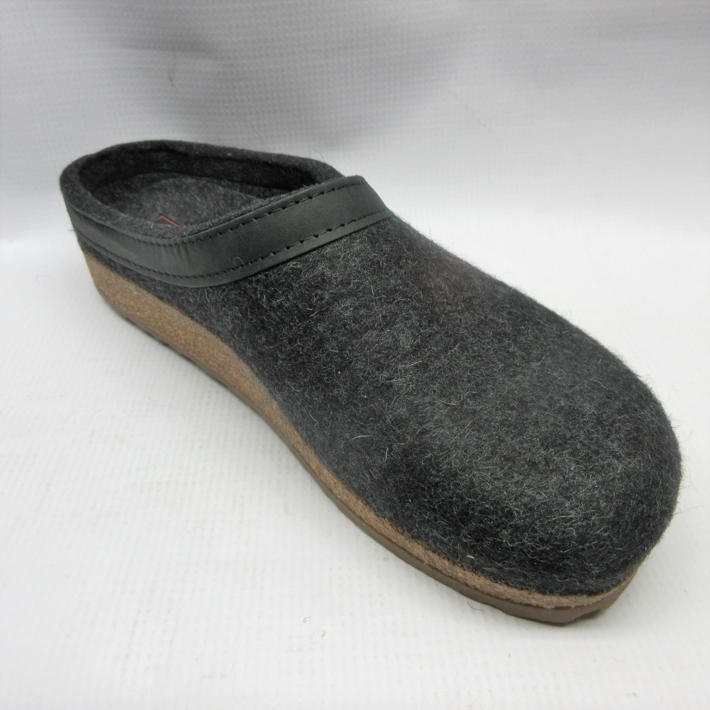 Haflinger Slippers Men and Women GZL44 Grizzly Clog Wool with Leather in Charcoal