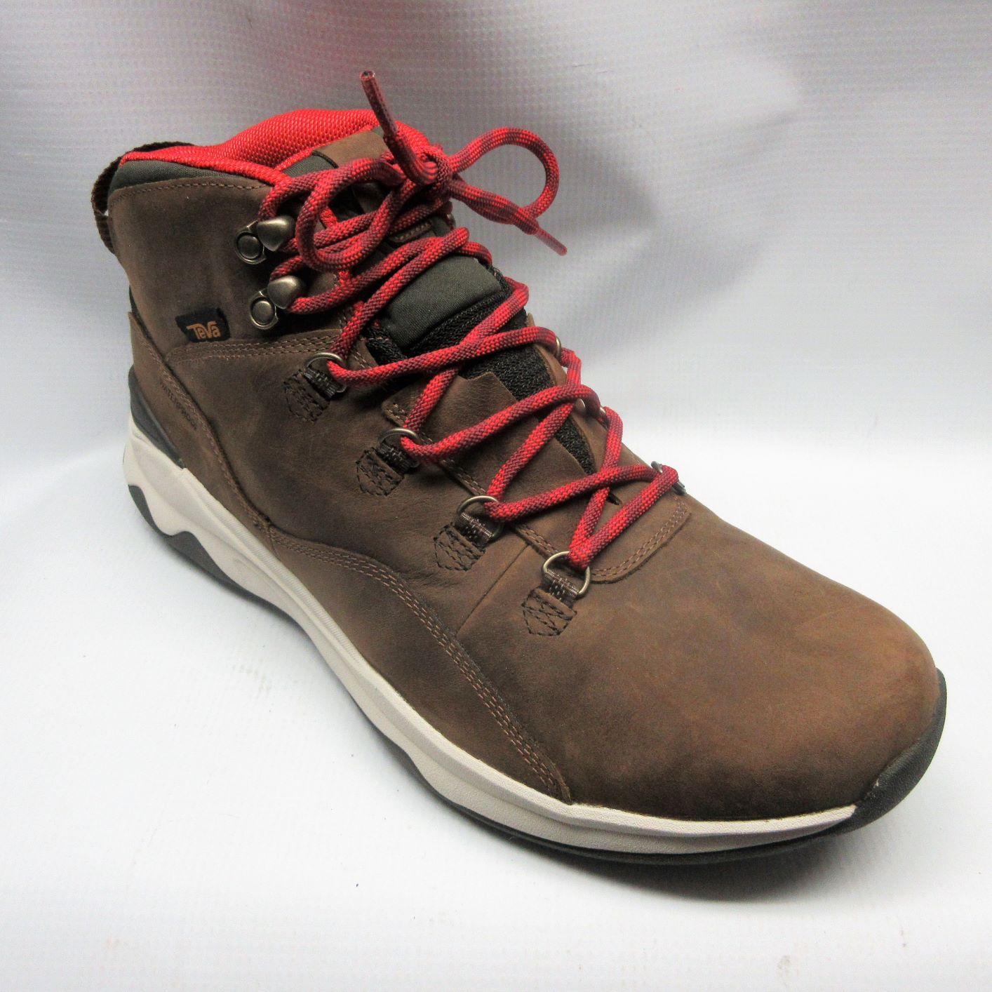 Teva Boots Men Arrowood Utility Mid in 