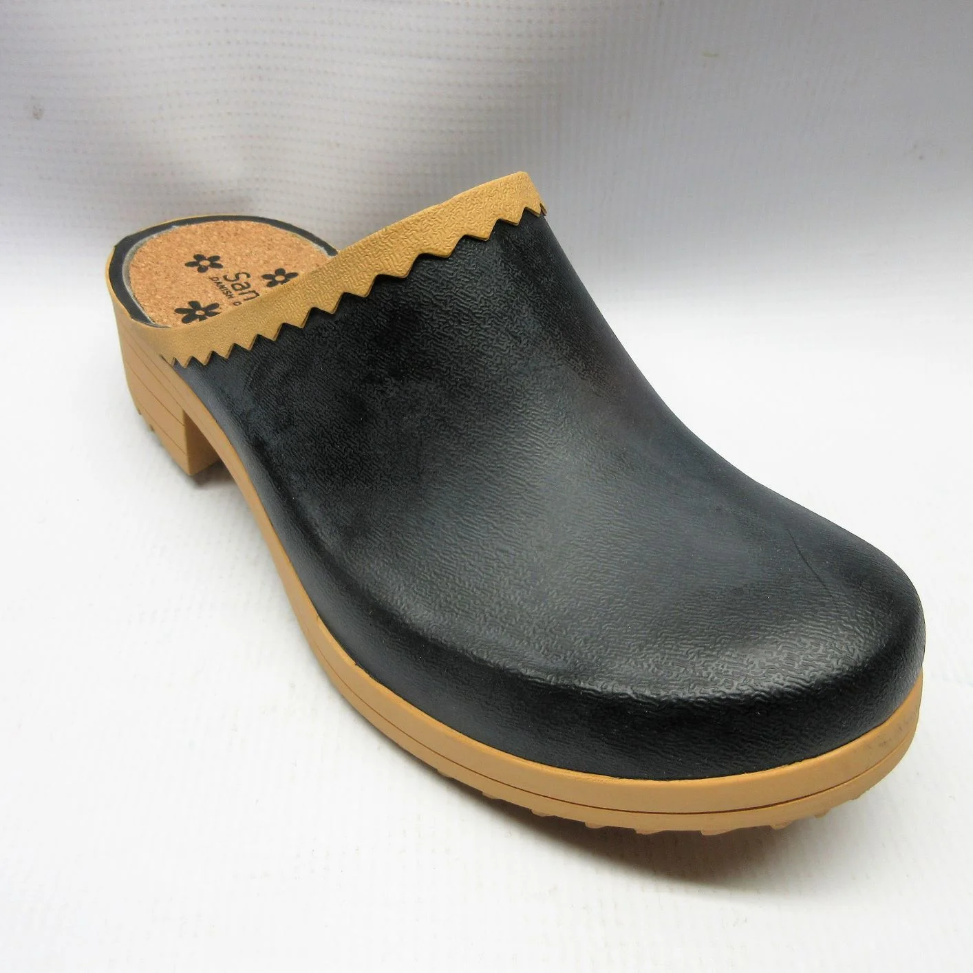 Sanita Shoes Women Raining Cats and Clogs in Black