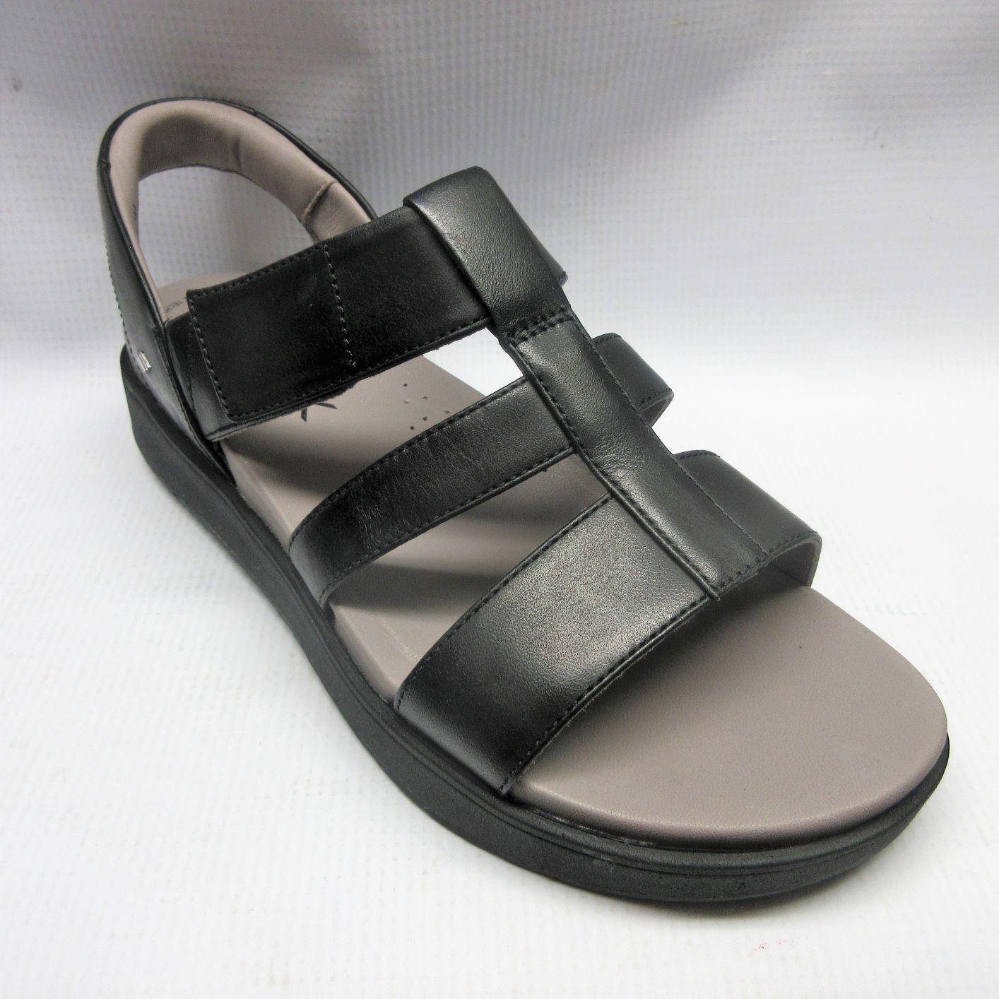 Kizik Sandals Women Ravello in Black — Cabaline