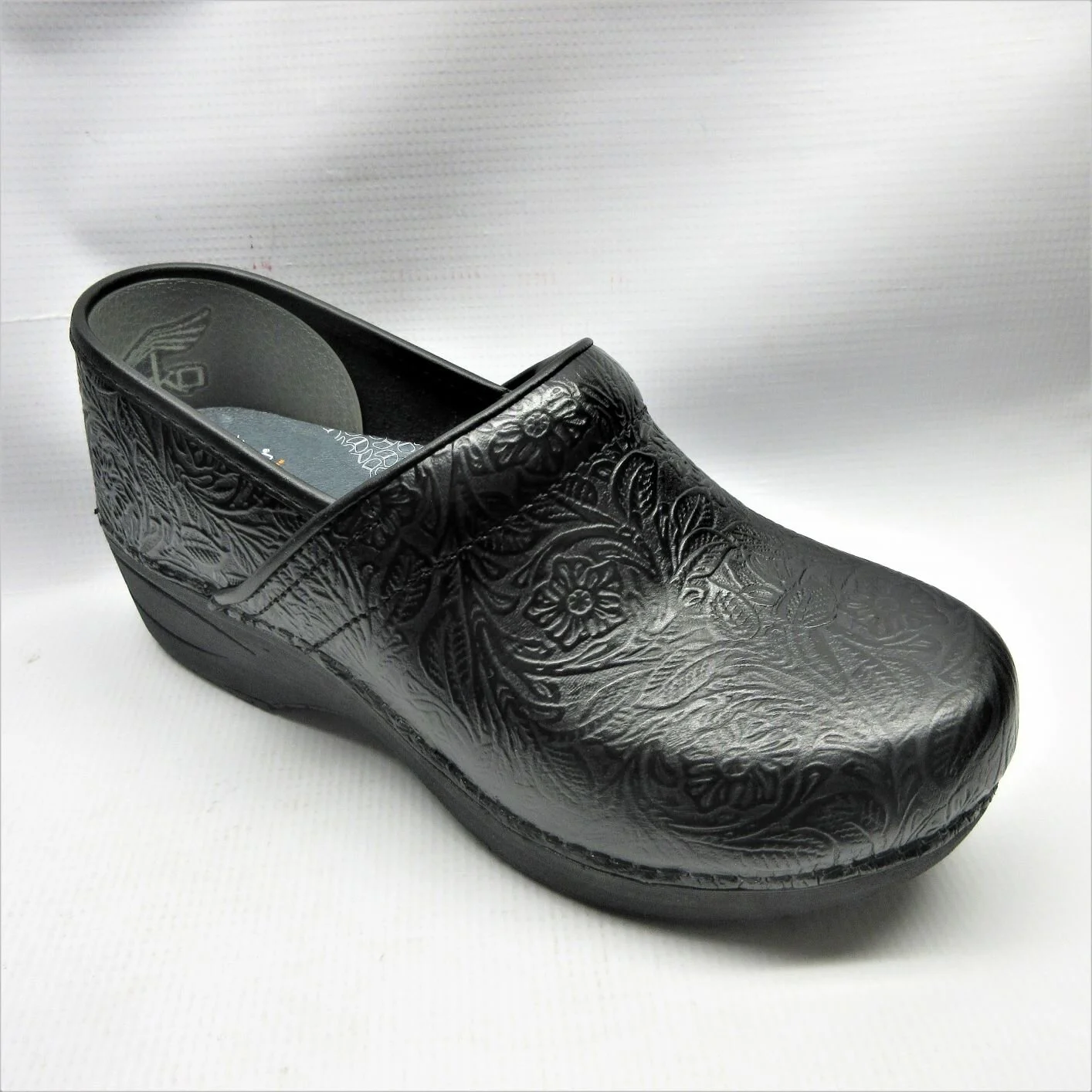 dansko-shoes-women-professional-xp-2-tooled-black.JPG