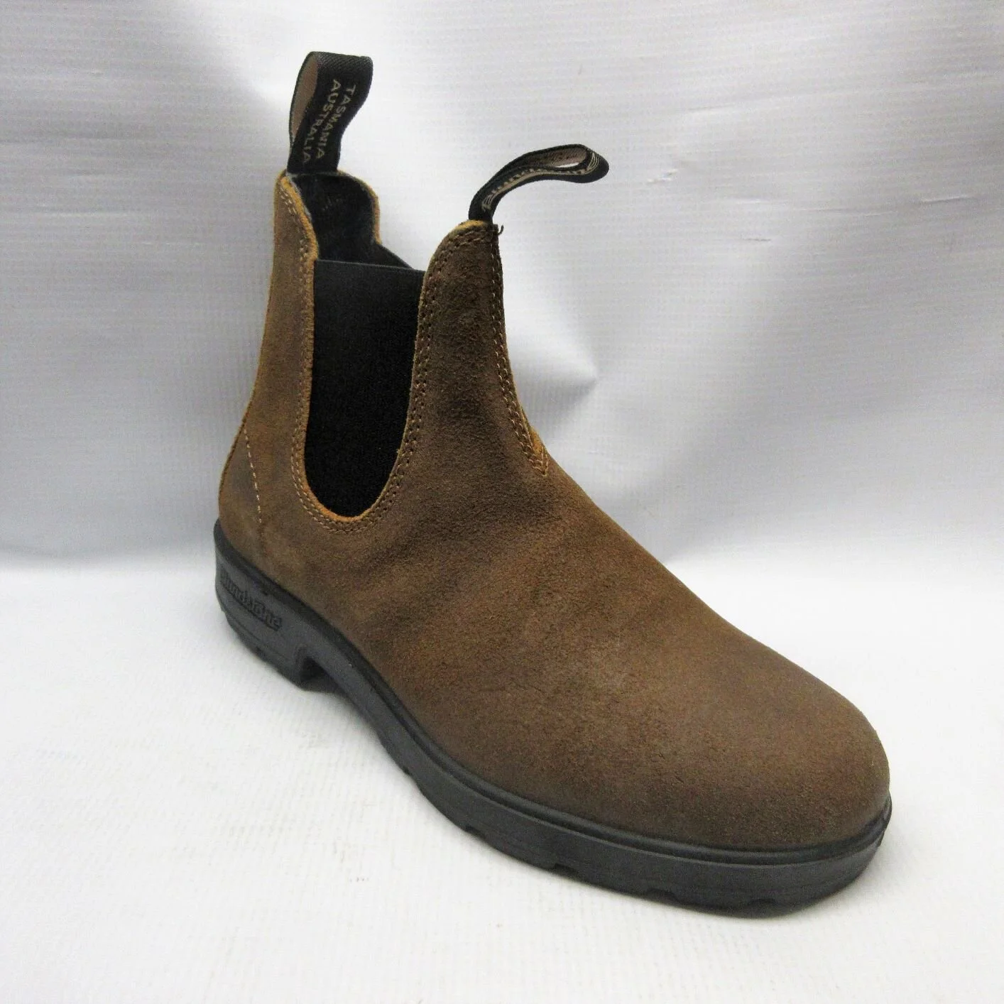 blundstone-boots-unisex-1911-pull-on-suede-tobacco.JPG