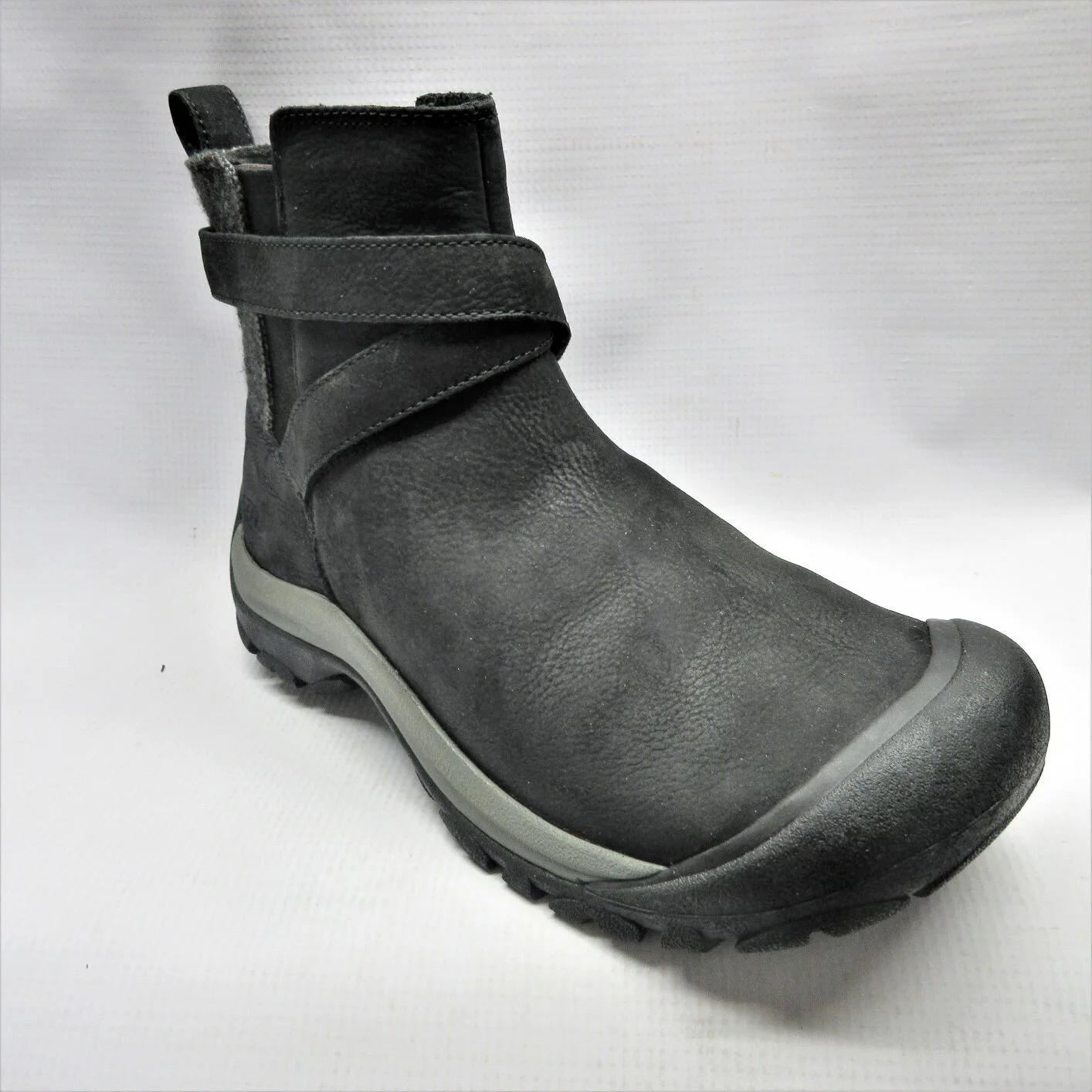 Keen Boots Women Kaci II Winter Pull-On in Black 