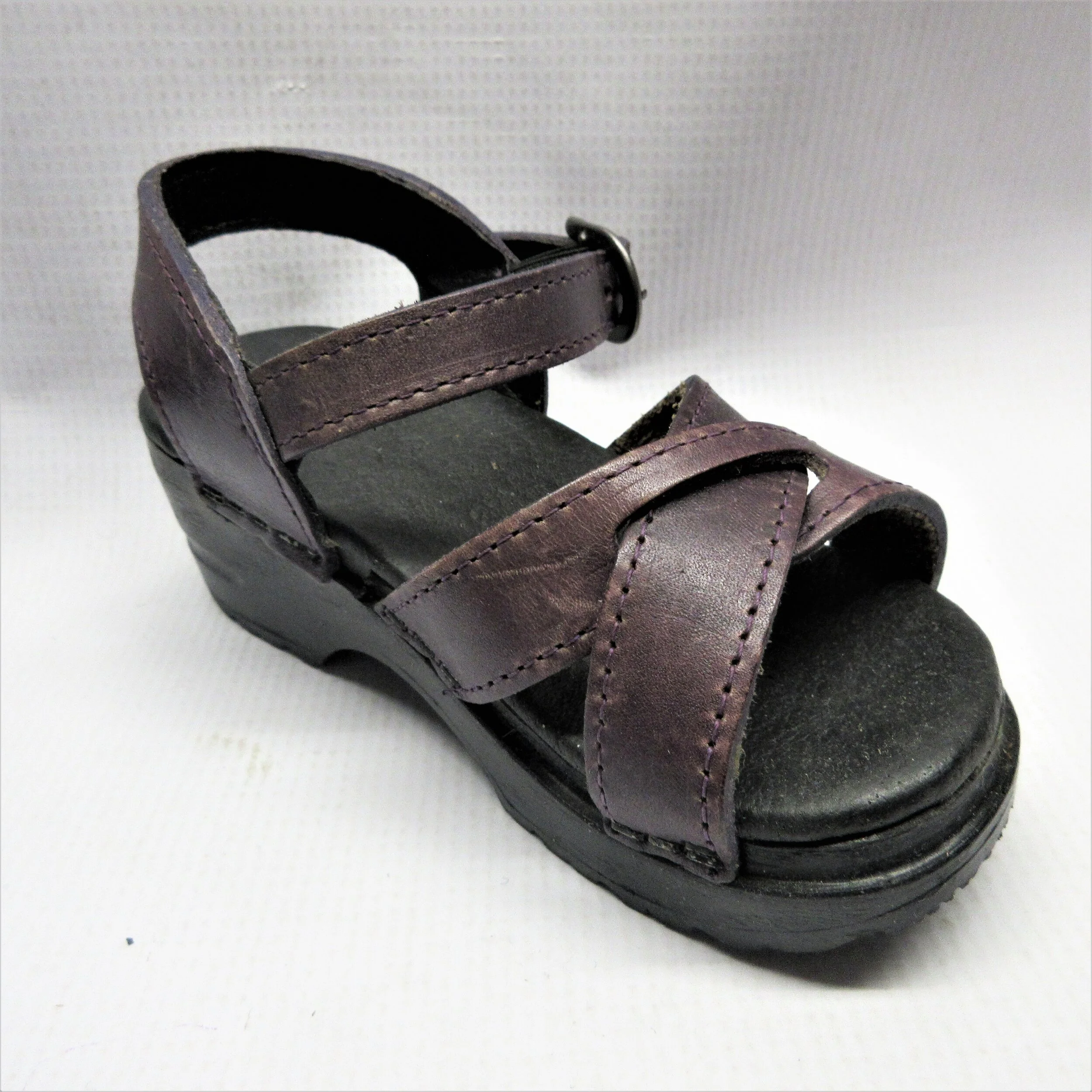 dansko-shoes-children-maddie-latigo-grape-size-27-sale.JPG