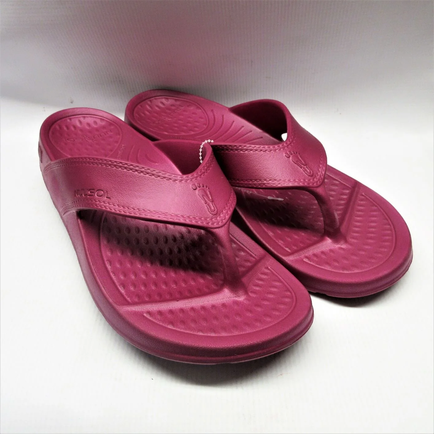 nuusol-sandals-unisex-cascade-flip-flops-wine.JPG