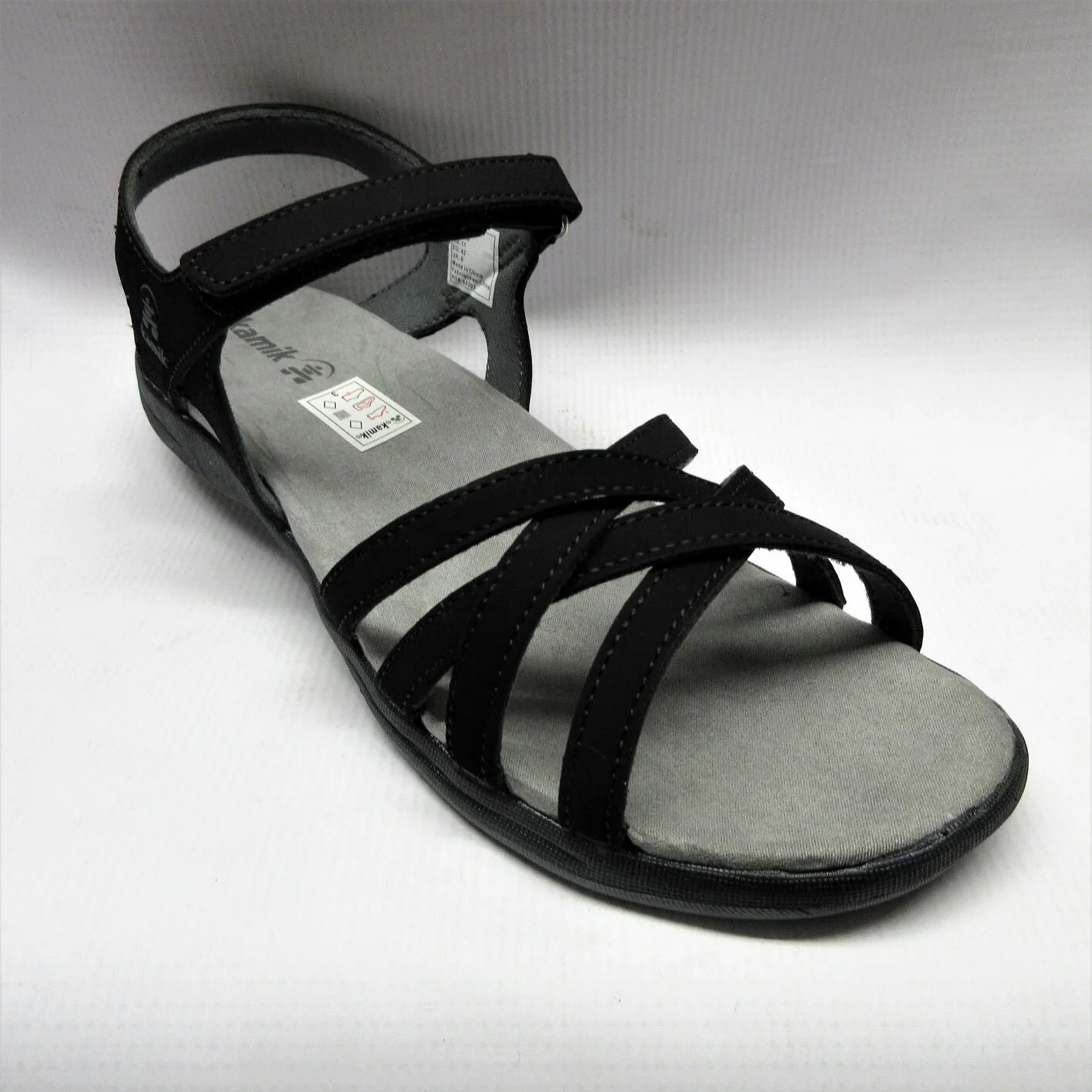 kamik-sandals-women-regina-black.JPG