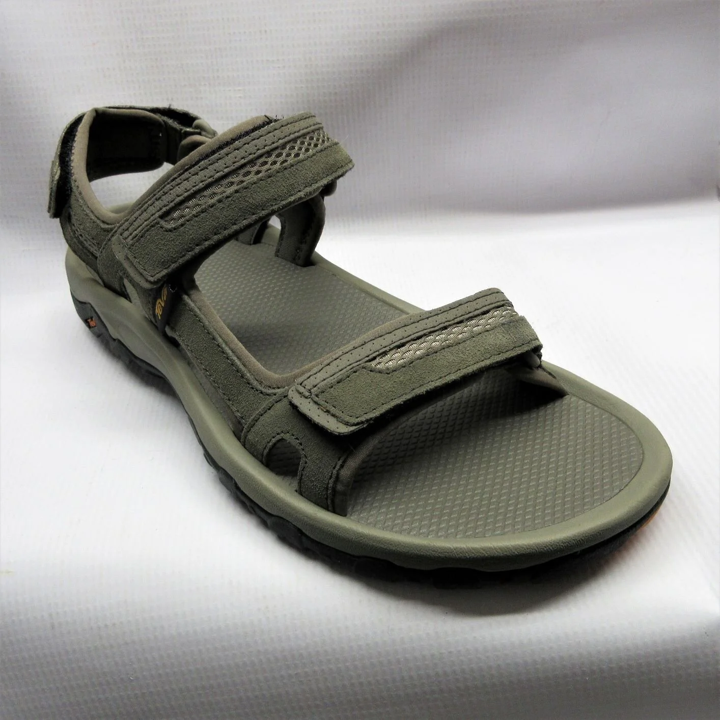 teva-sandals-men-hudson-bungee.JPG