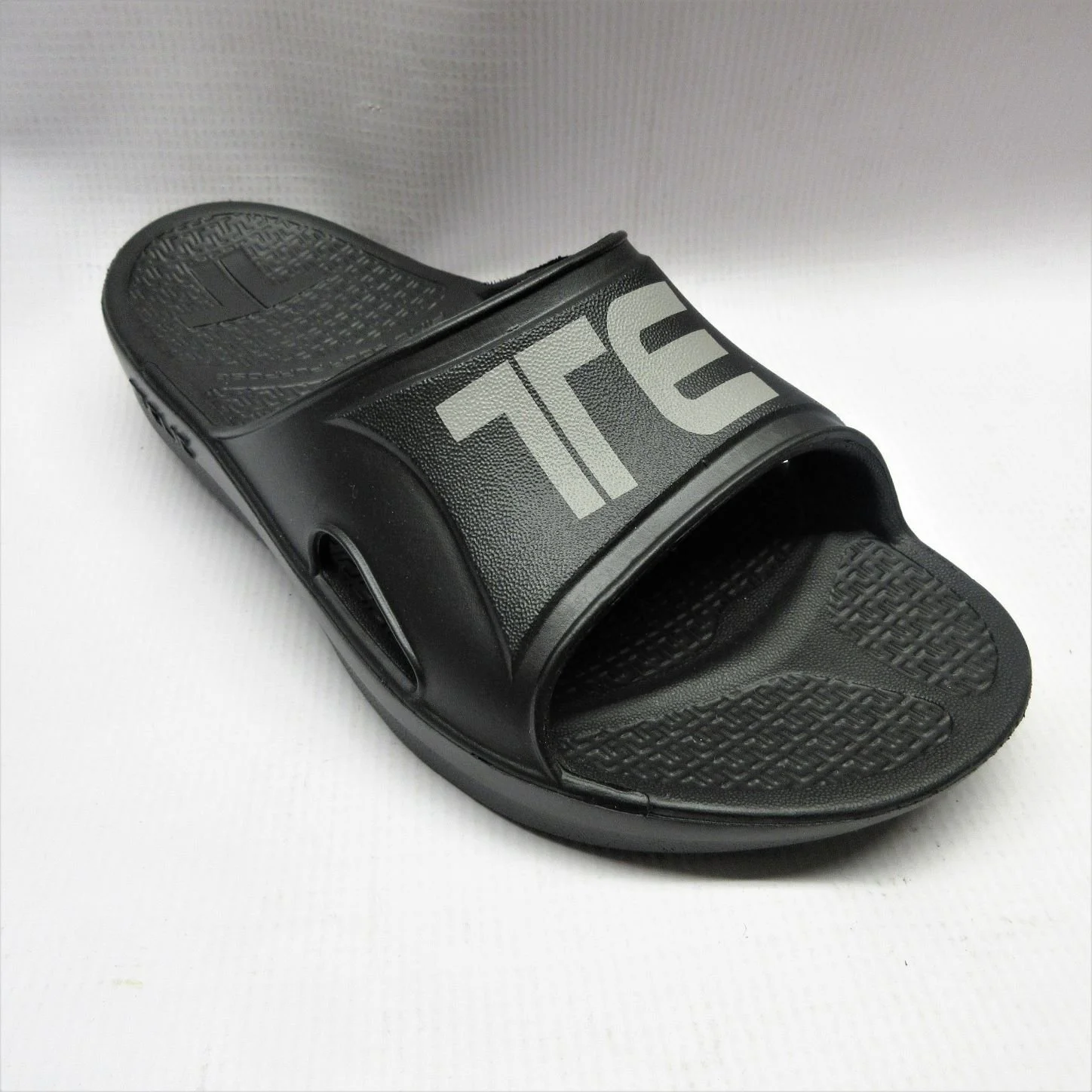 telic-sandals-unisex-recharge-slide-black.JPG
