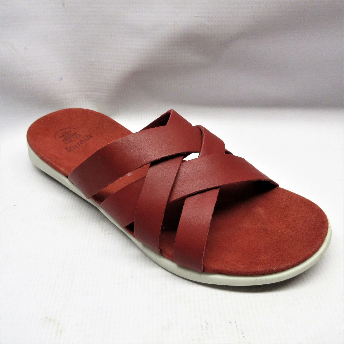 Kamik Sandals Women Caracross in Red.JPG