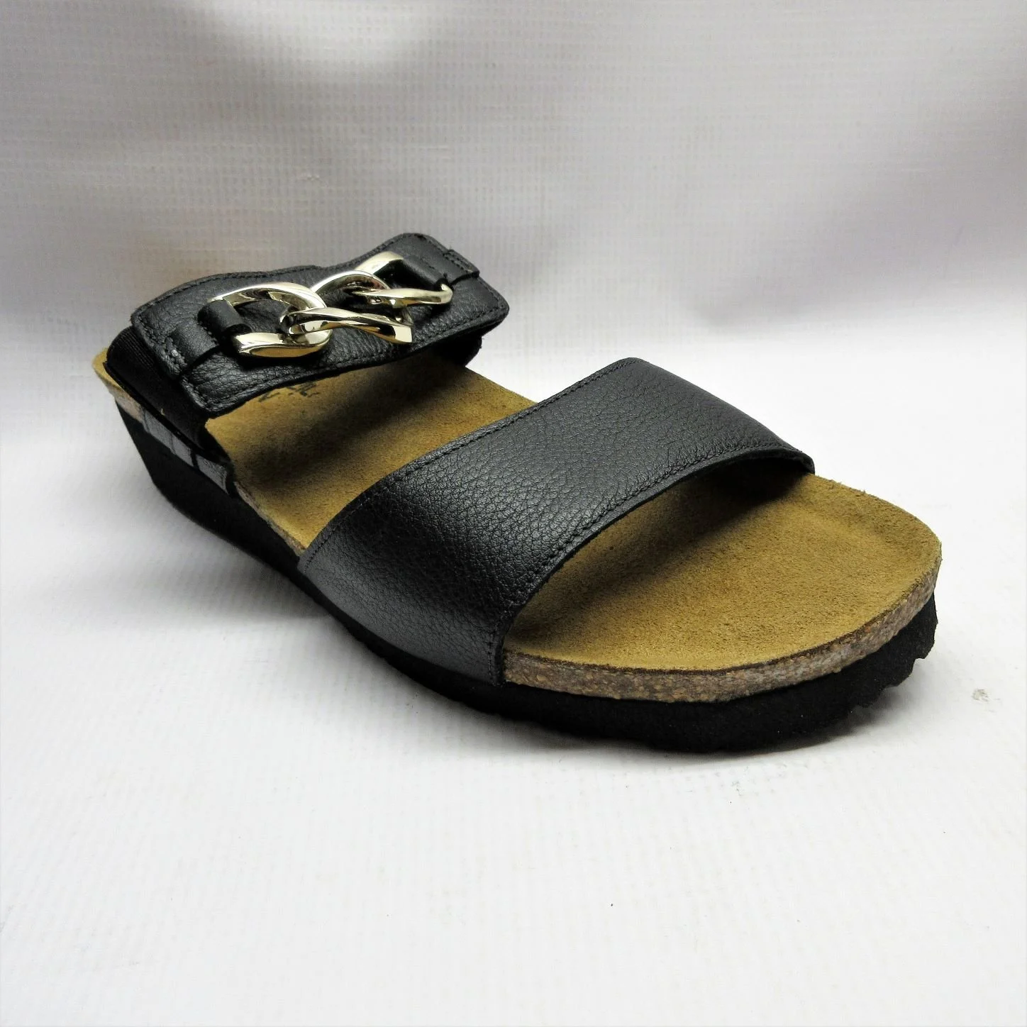 Naot Sandals Women Victoria in Black.JPG