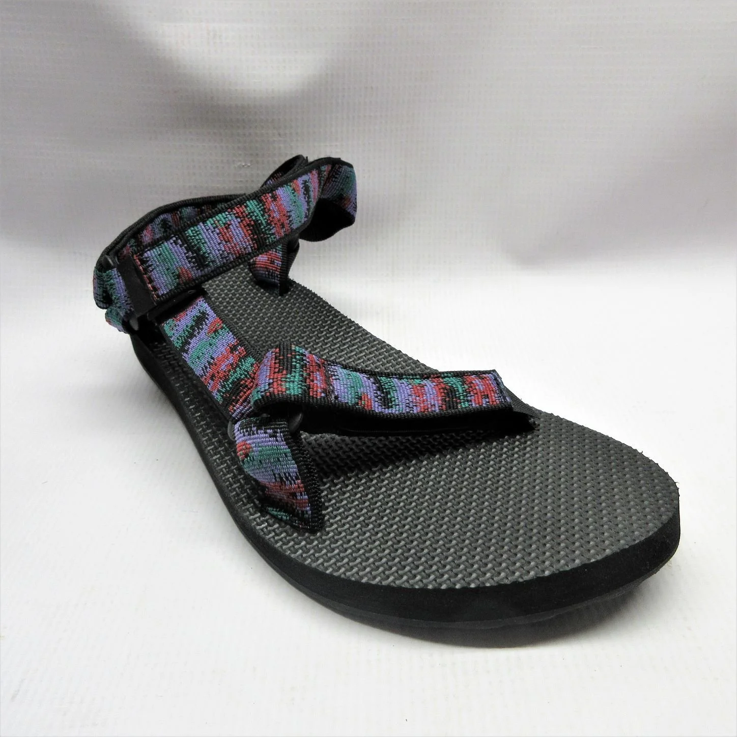 Teva Sandals Women Original Universal in Rhubarb.JPG