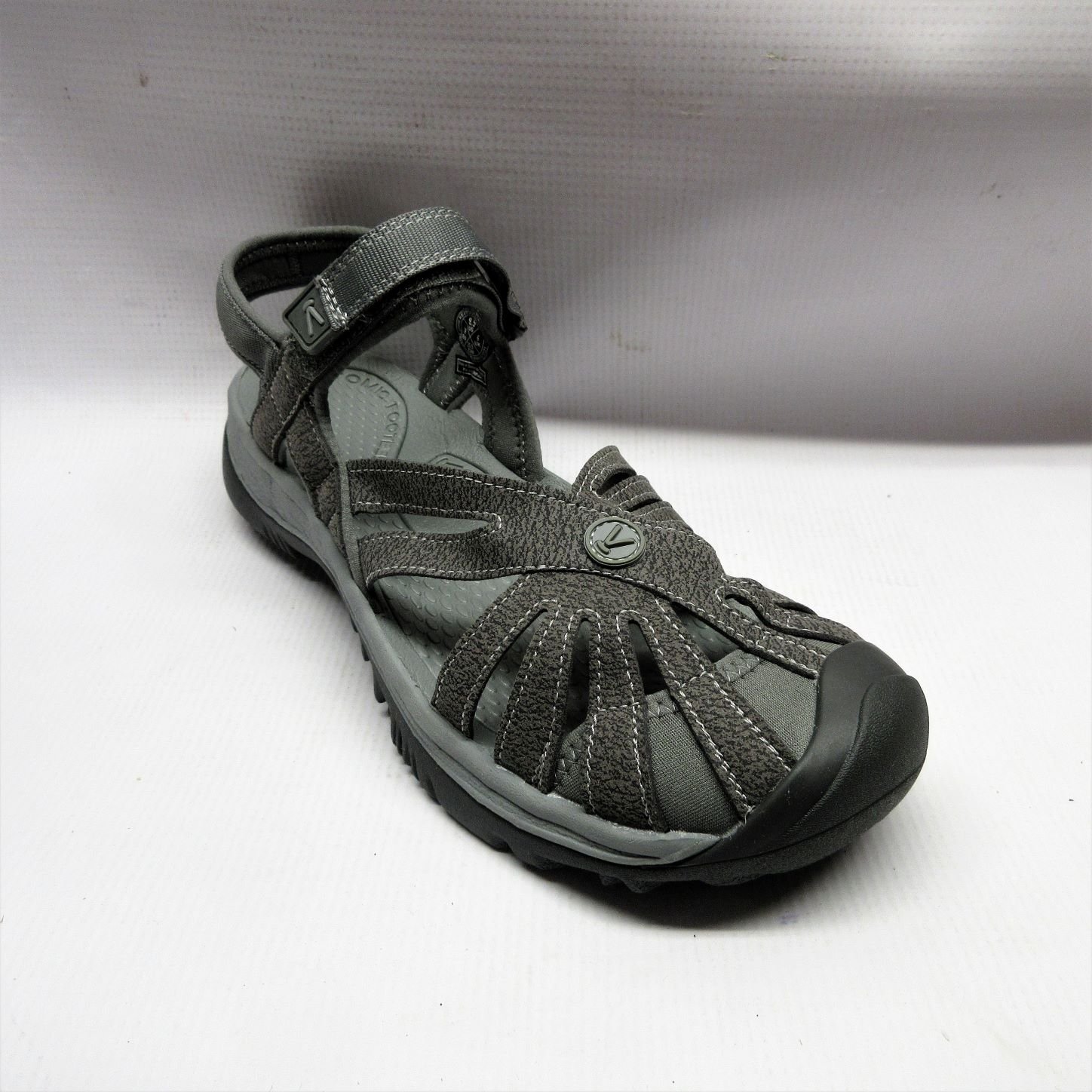 Keen Sandals Women Rose in Gargoyle Size 8.5.JPG