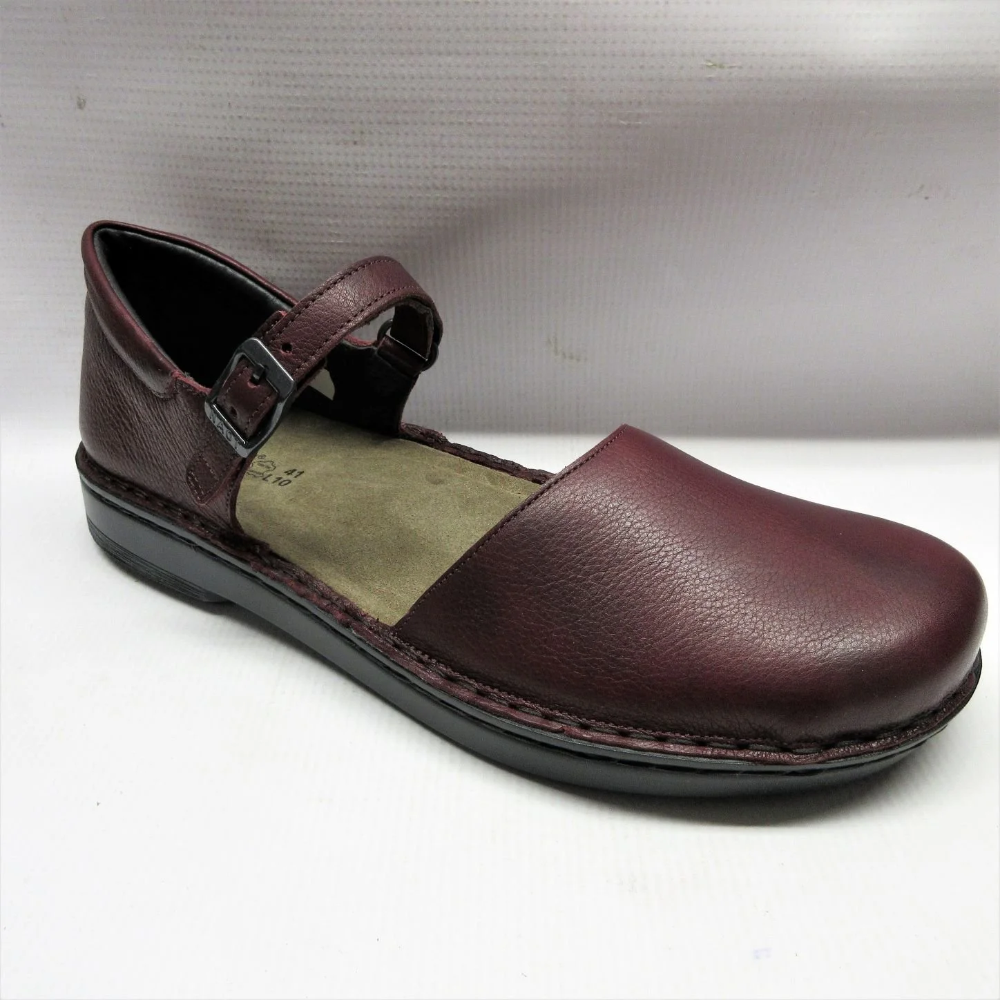 Naot Shoes Women Catania in Bordeaux.JPG