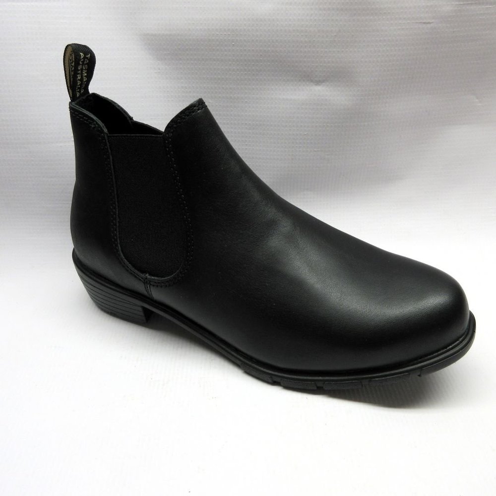 Blundstone Boots Women 2068 Ankle Boot in Black  Cabaline