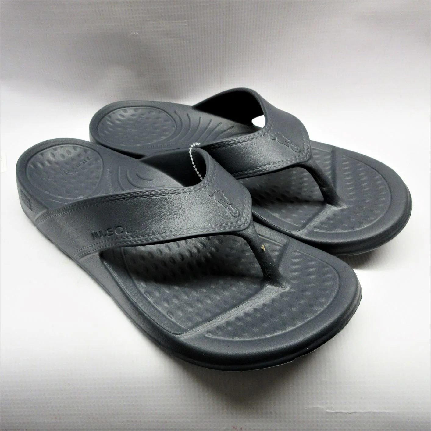 nuusol-sandals-men-cascade-flip-flops-grey.JPG