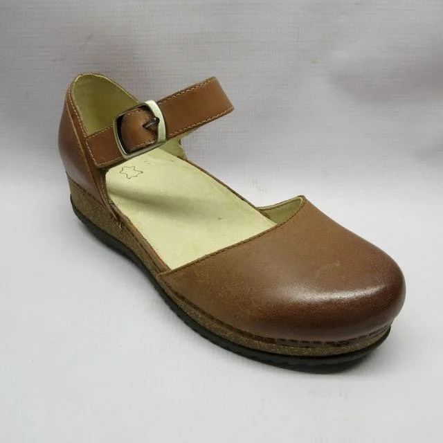 Dansko Shoes Women Mae in Tan.jpeg