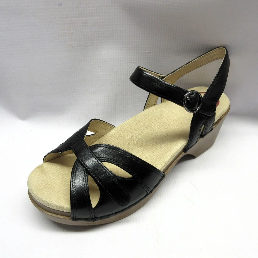 Dansko Sandals Women Season in Black Size 38 Left.JPG