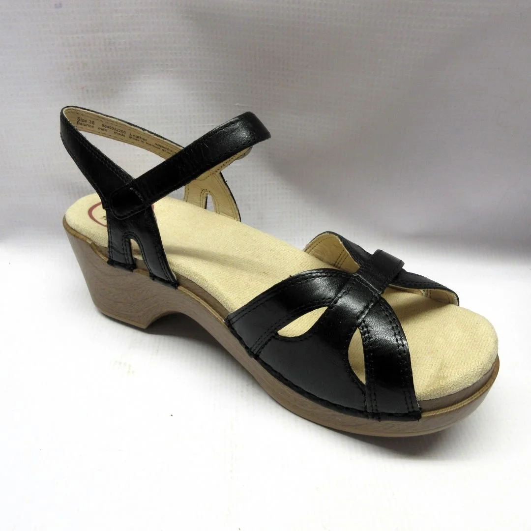 Dansko Sandals Women Season in Black Size 38.JPG
