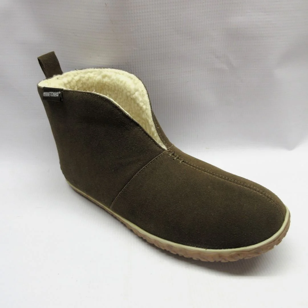 Minnetonka Slippers Men Tamson in Autumn.JPG